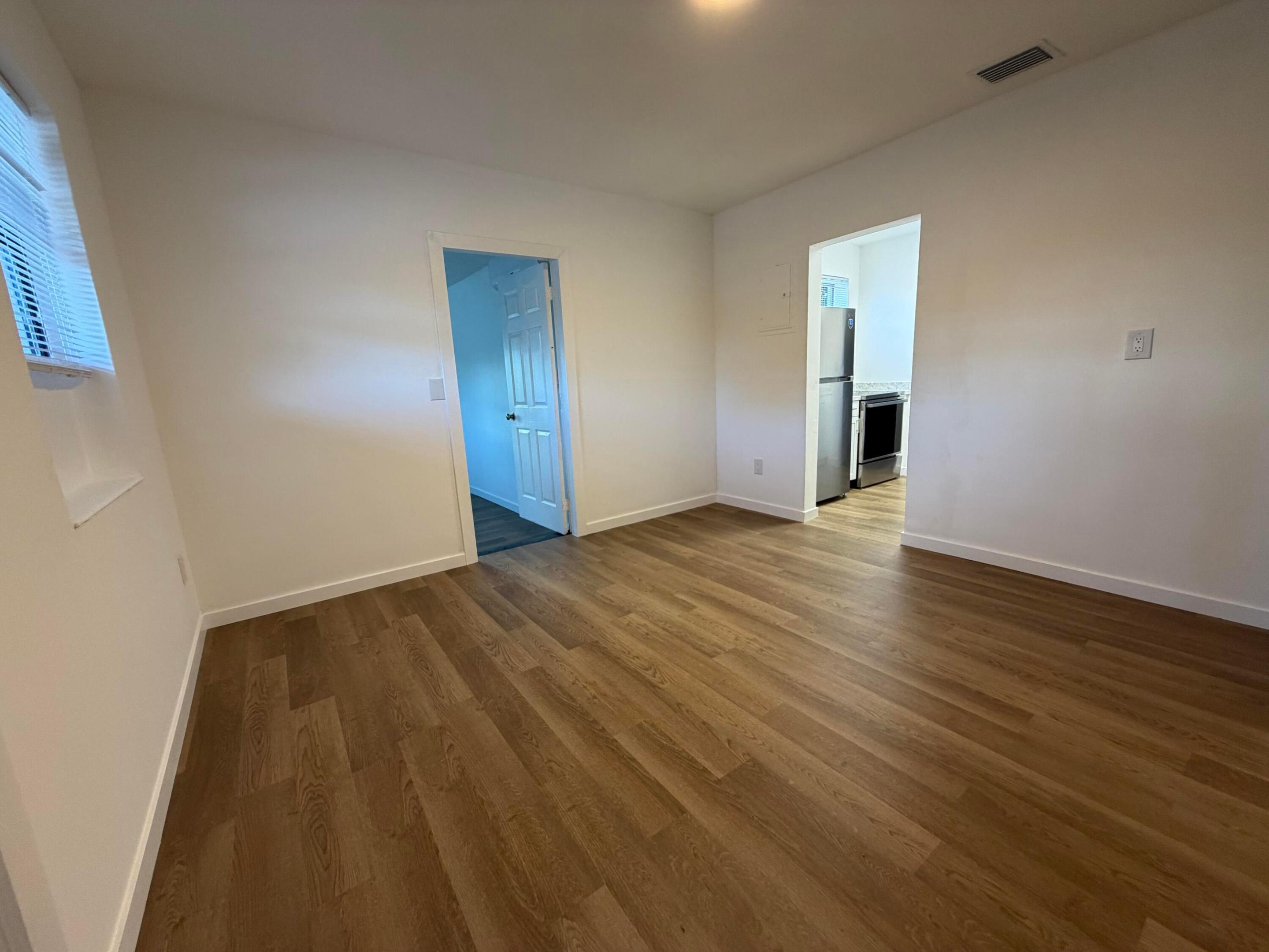 1721 Ne 52nd Street Property Photo 3