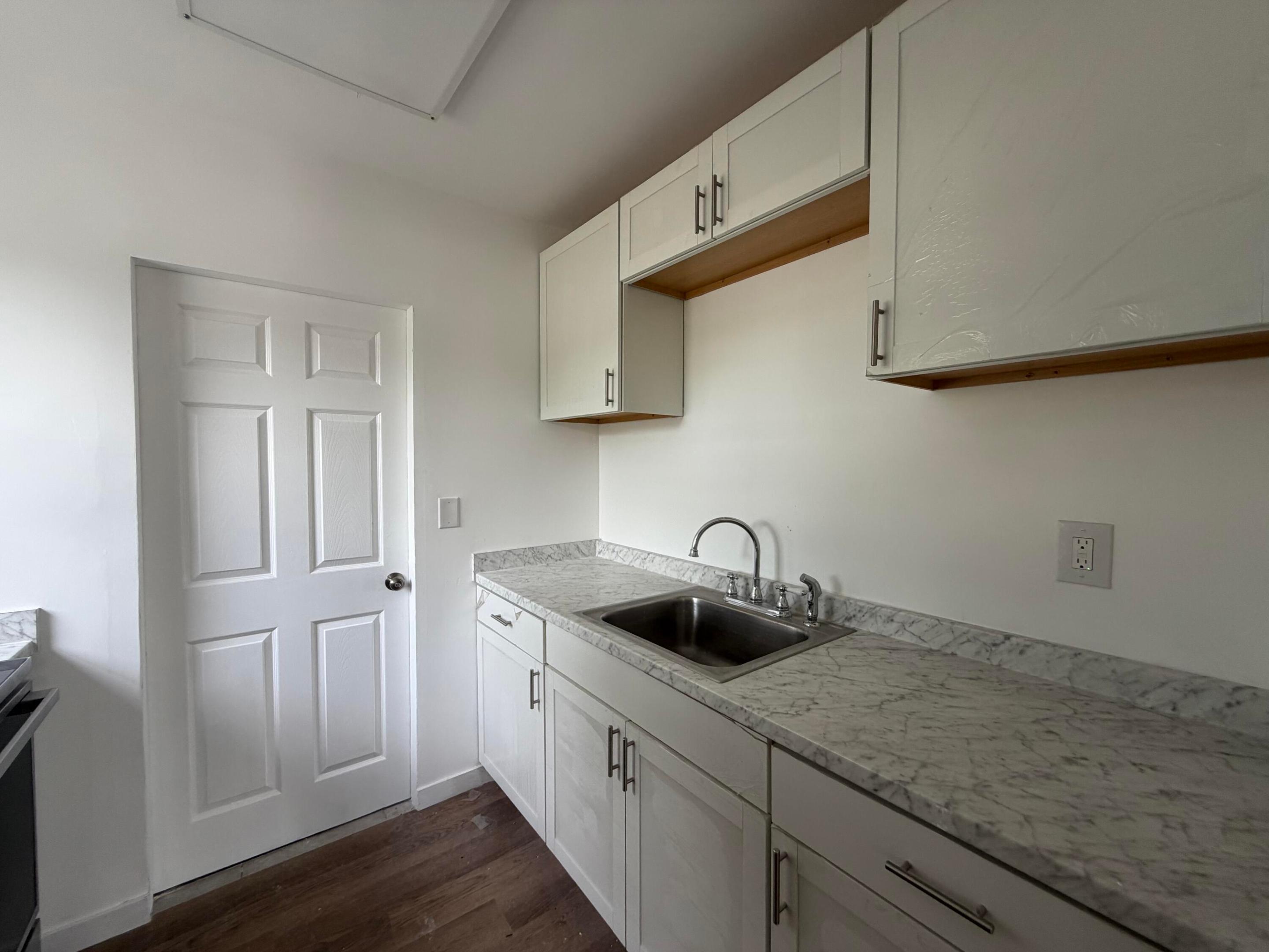 1721 Ne 52nd Street Property Photo 6