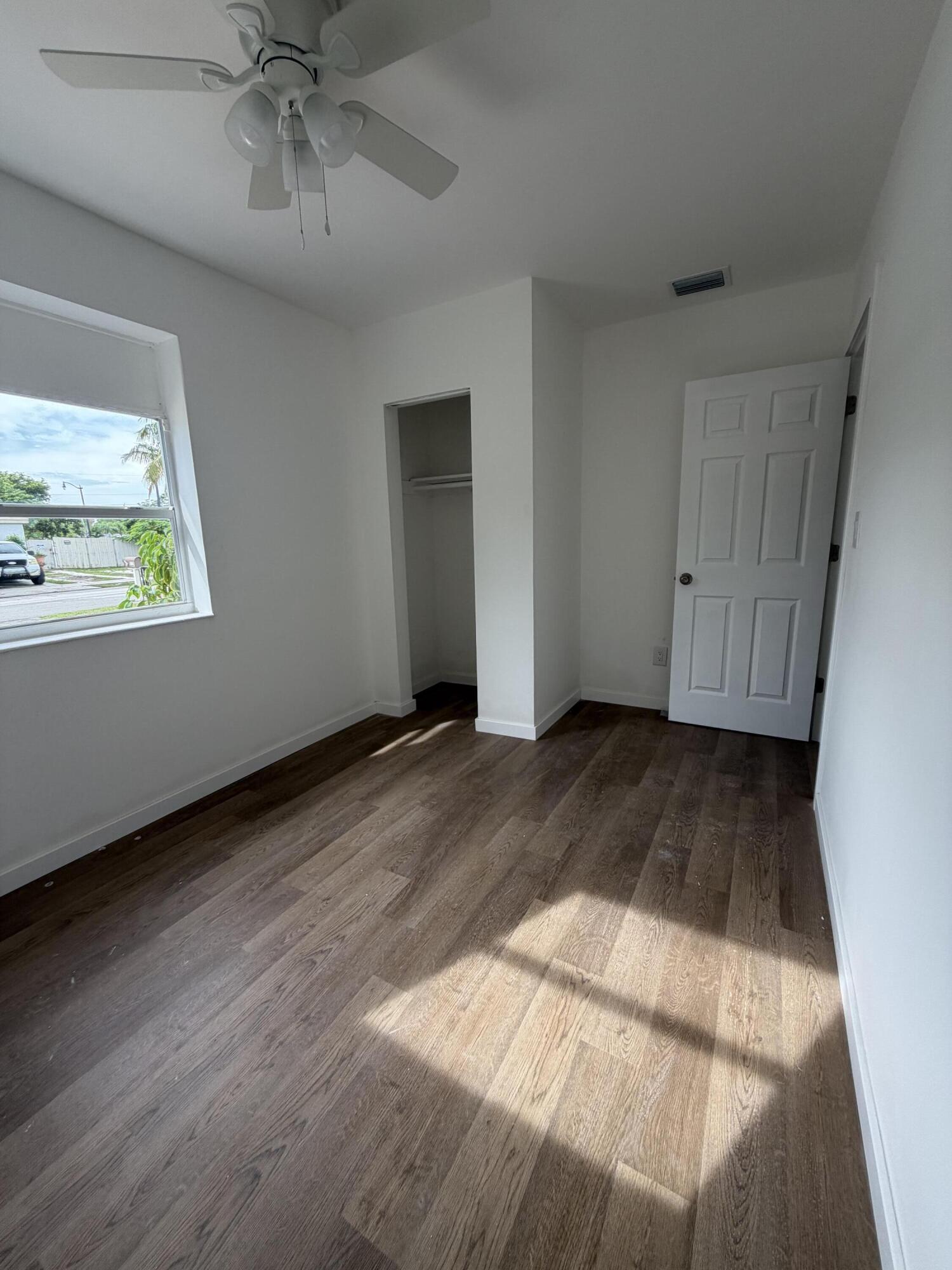1721 Ne 52nd Street Property Photo 8