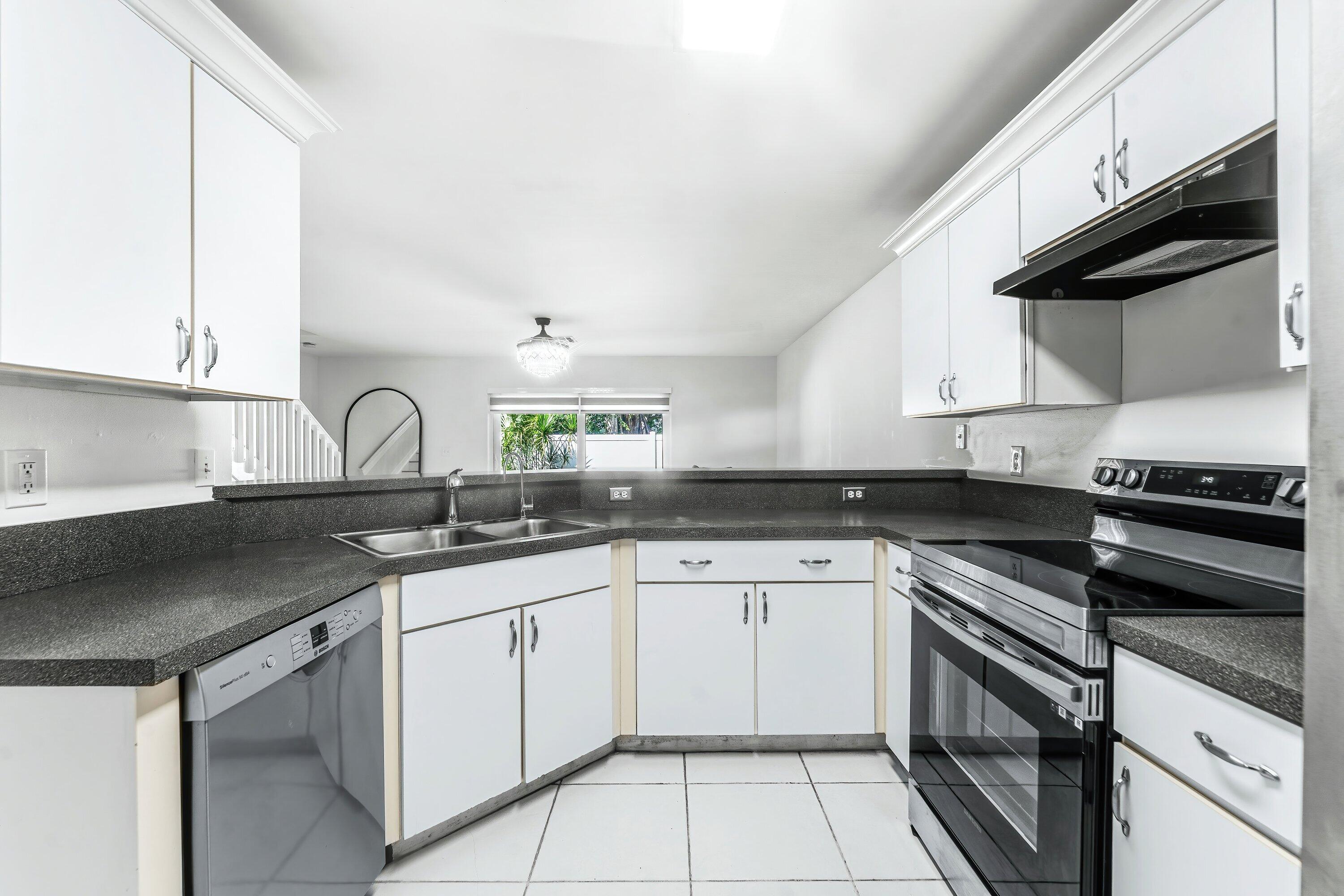 114 Wooden Mill Terrace Property Photo 10