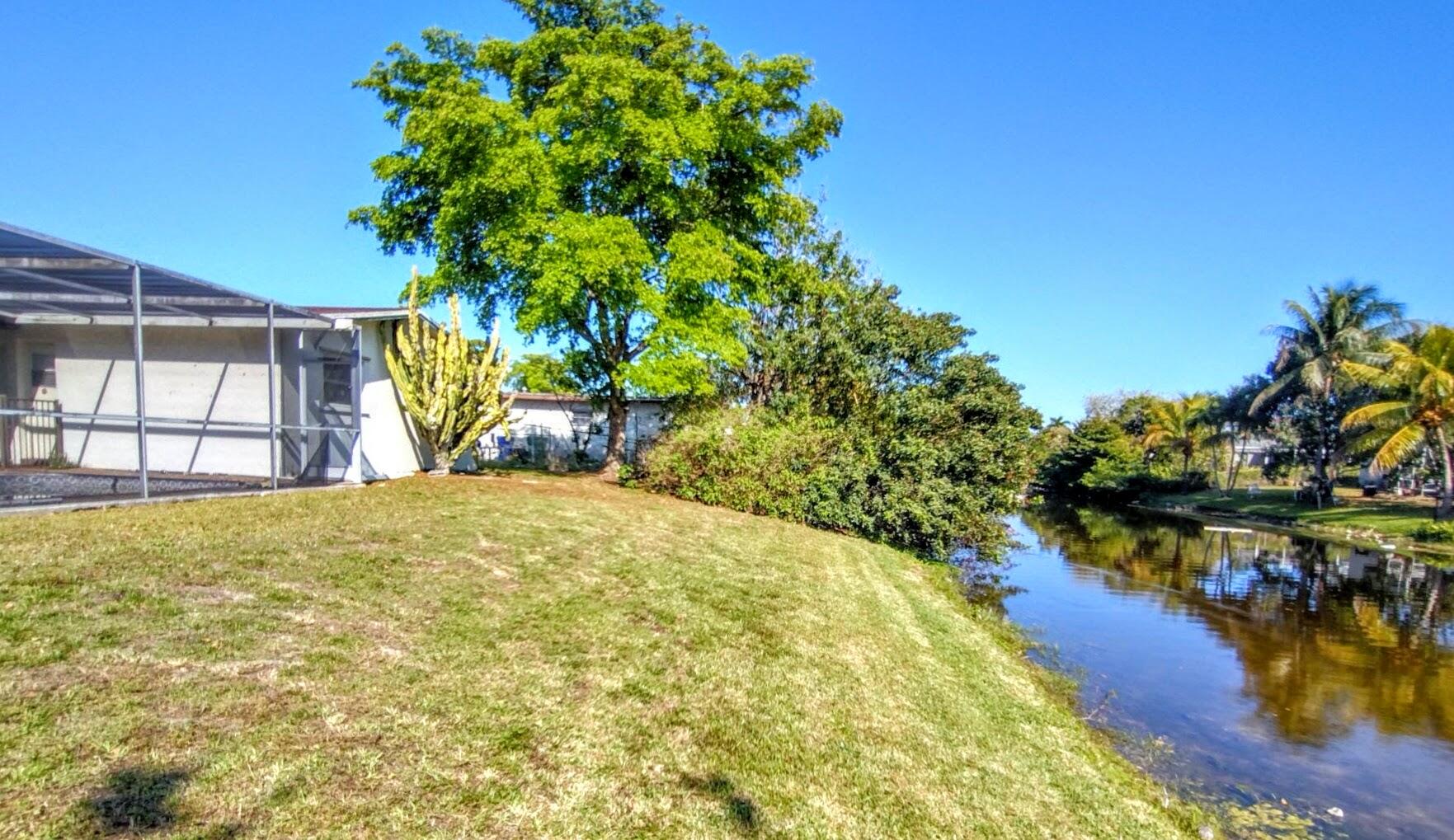 8528 Windsor Drive Property Photo 4