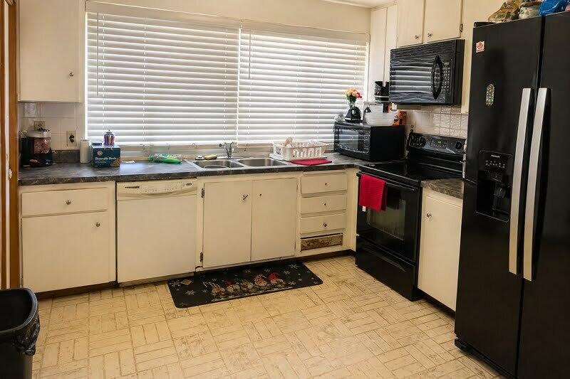 8528 Windsor Drive Property Photo 17