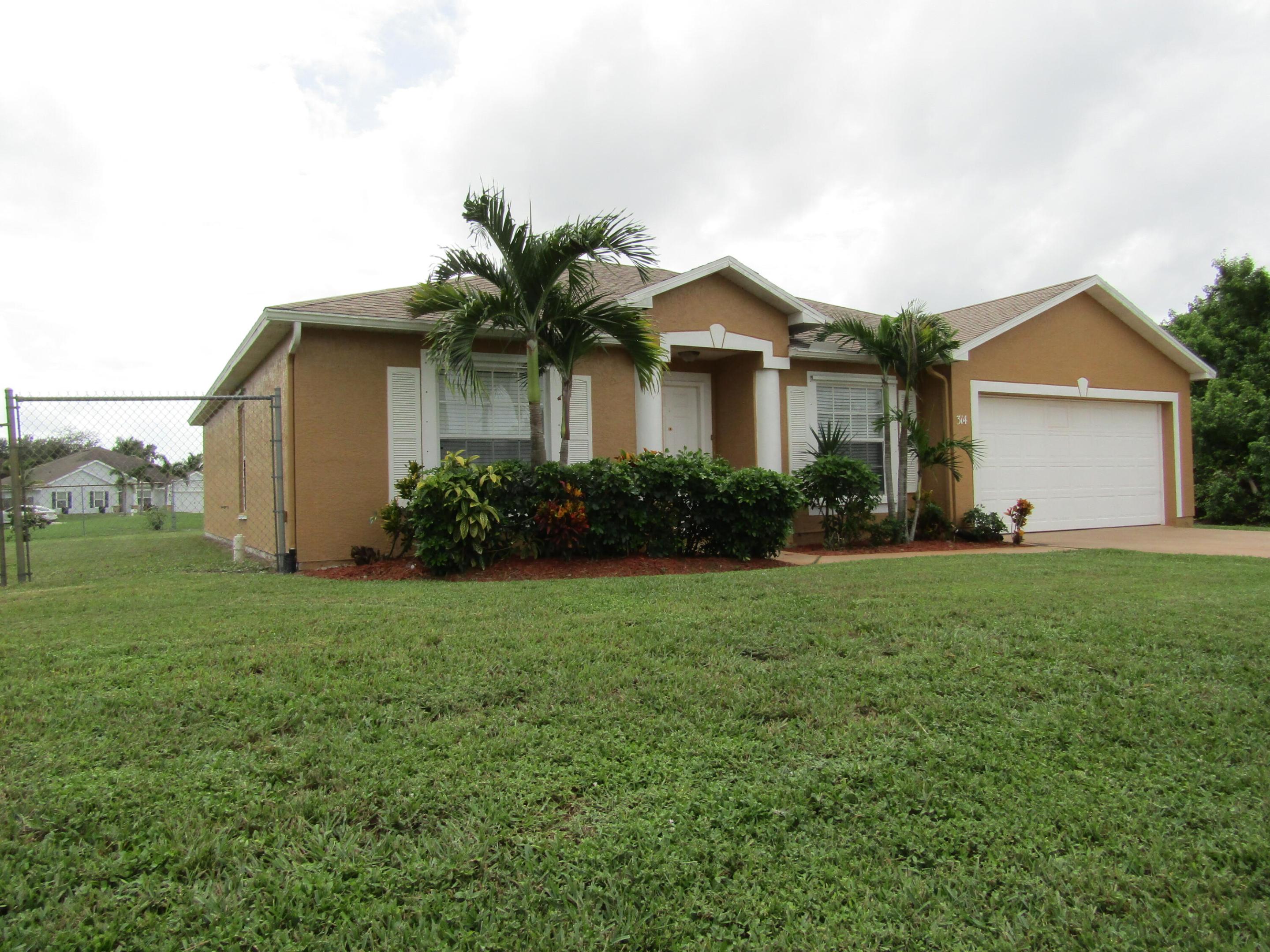 314 SW Log Drive Property Photo 1