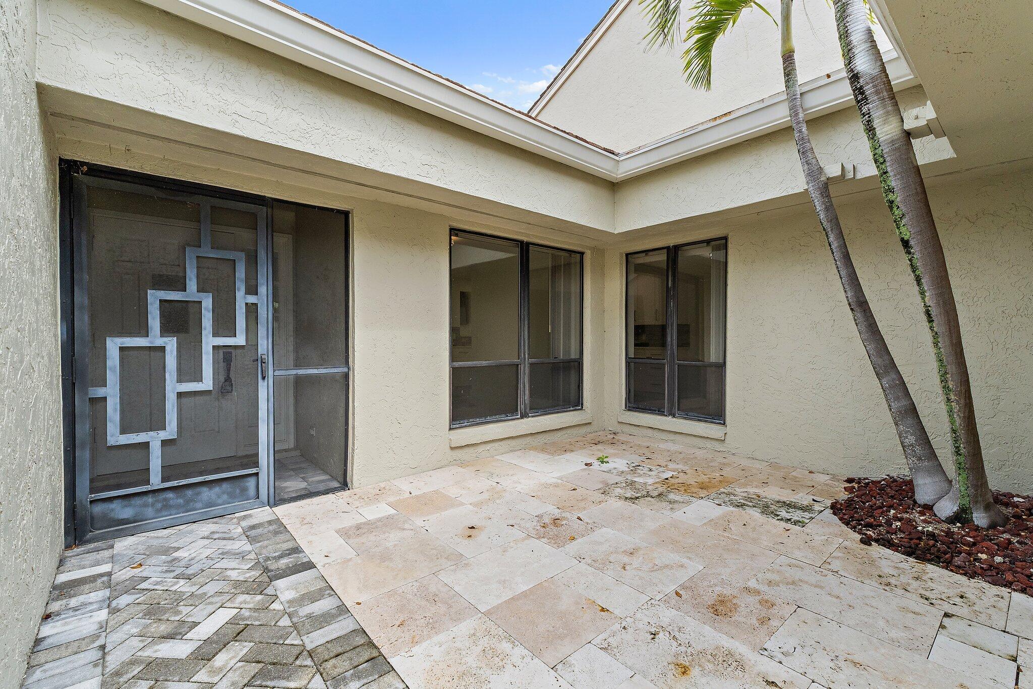 15 Tournament Boulevard Property Photo 9