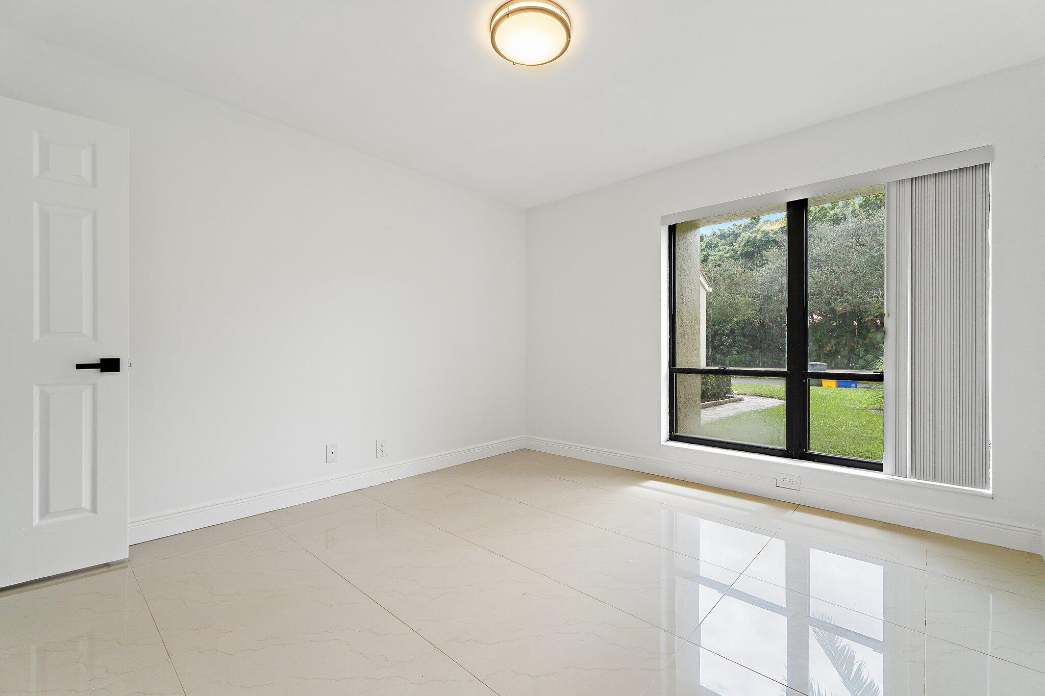 15 Tournament Boulevard Property Photo 28