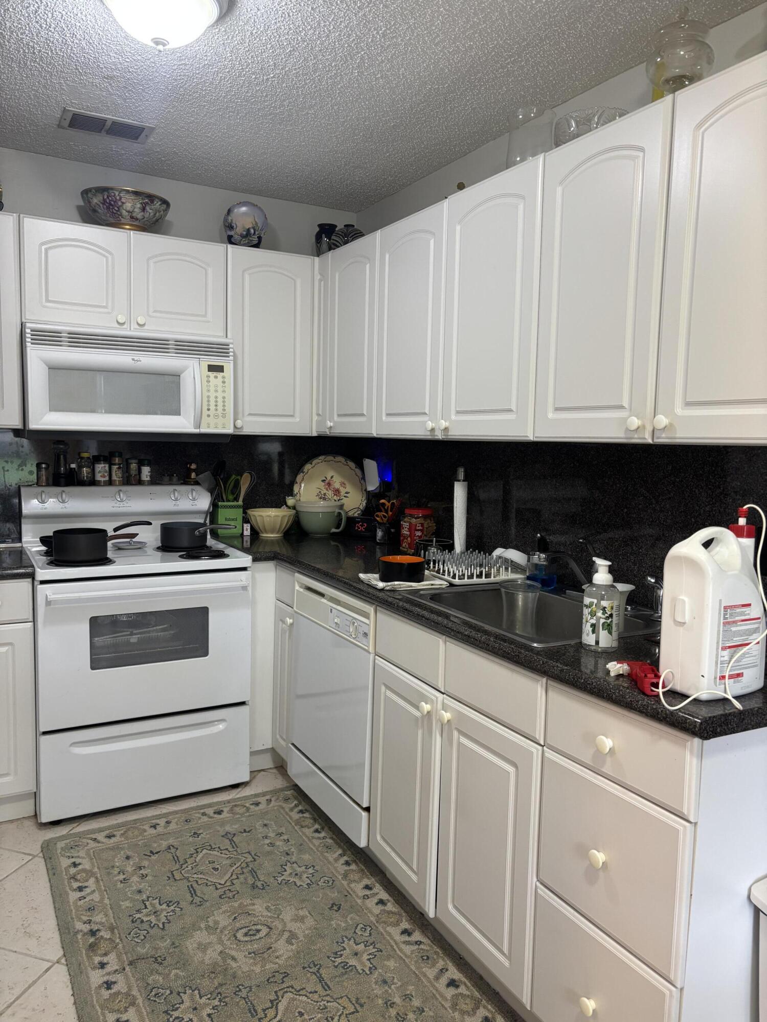 8875 Warwick Drive Property Photo 2