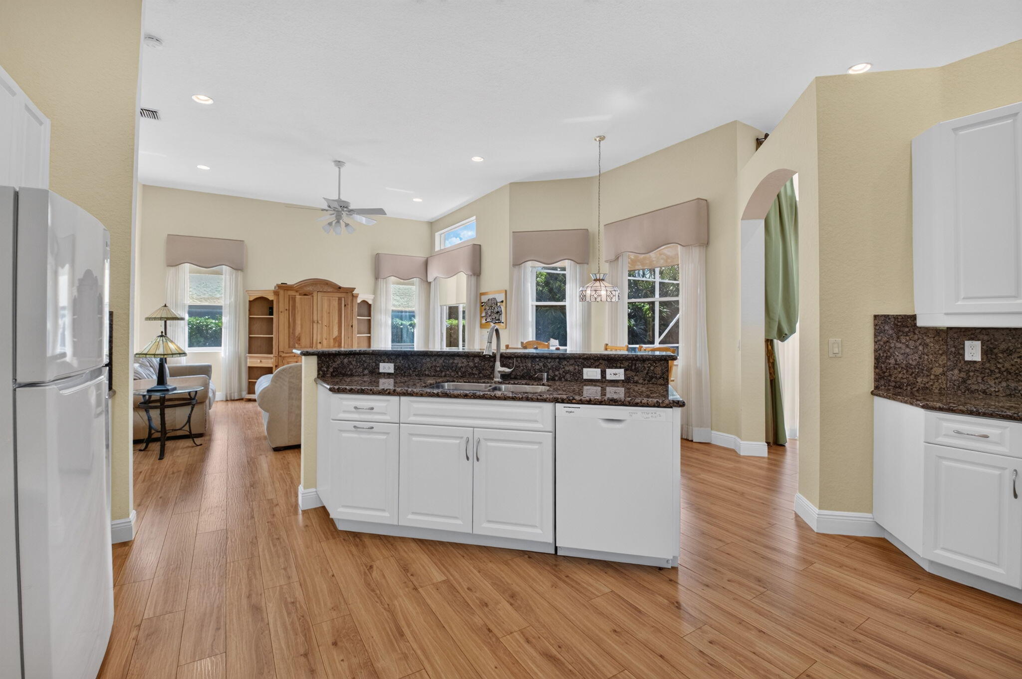 6802 Treves Way Property Photo 10