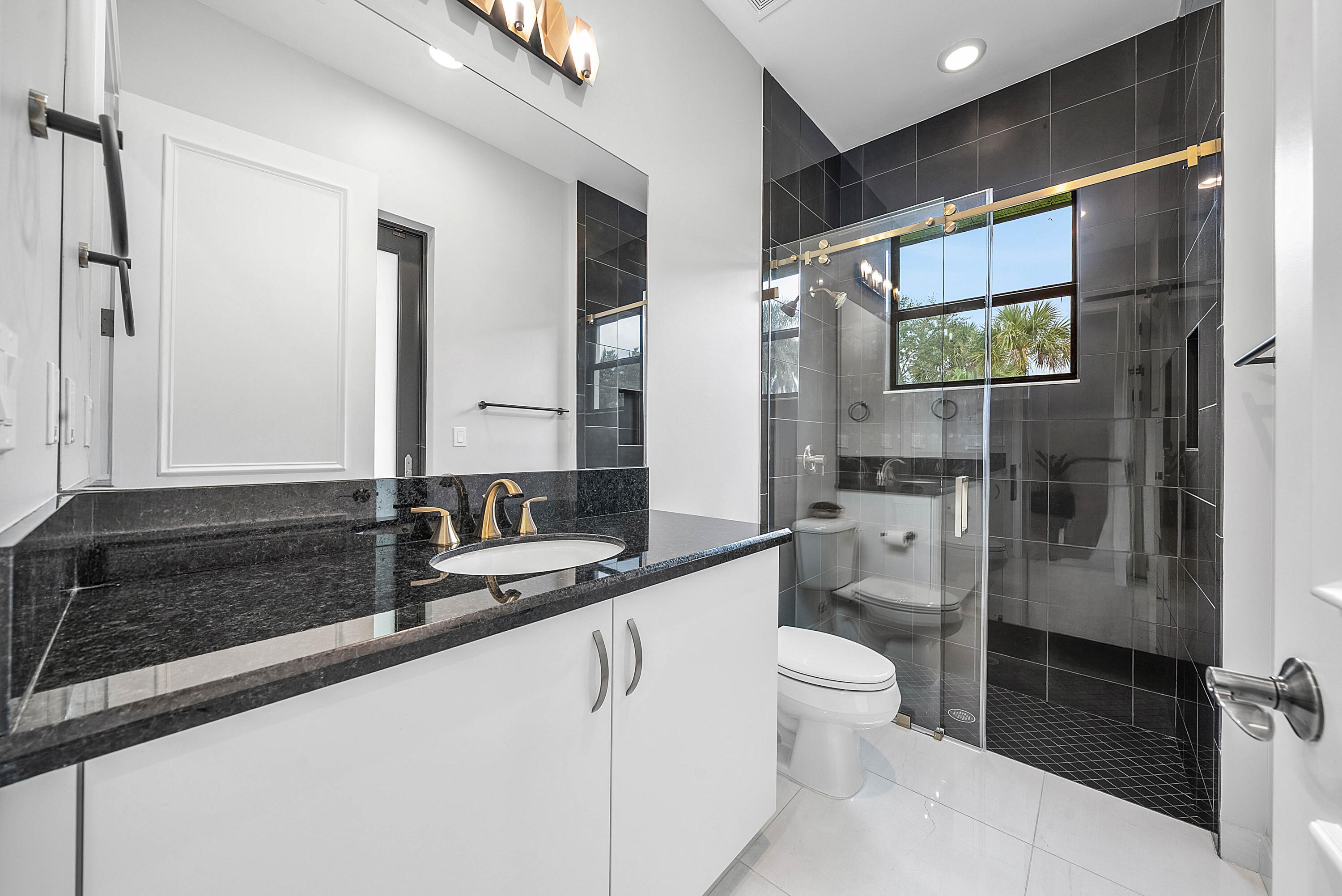 8985 Chauvet Way Property Photo 18