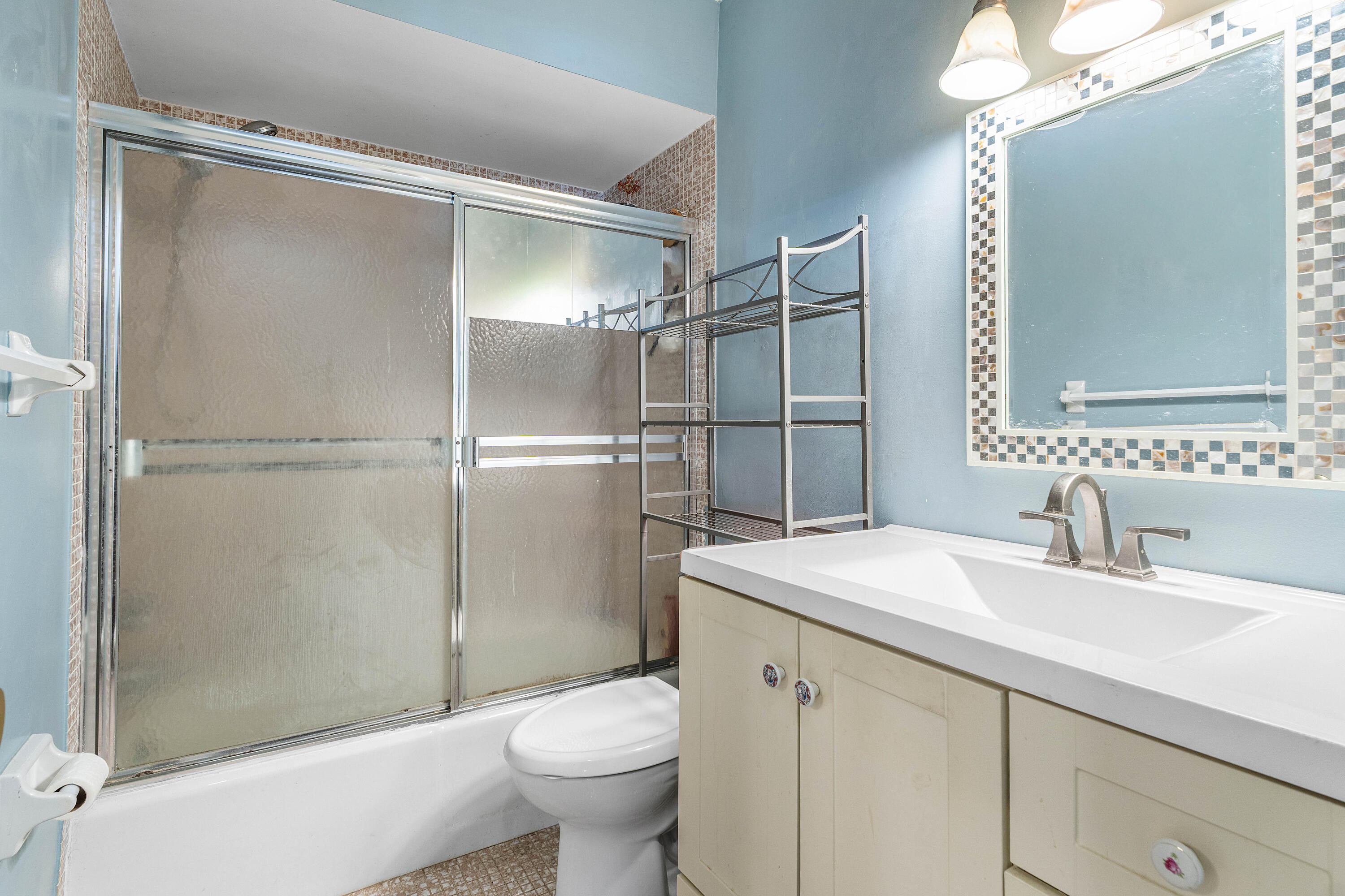 5505 N Ocean Boulevard 11-208 Property Photo 6
