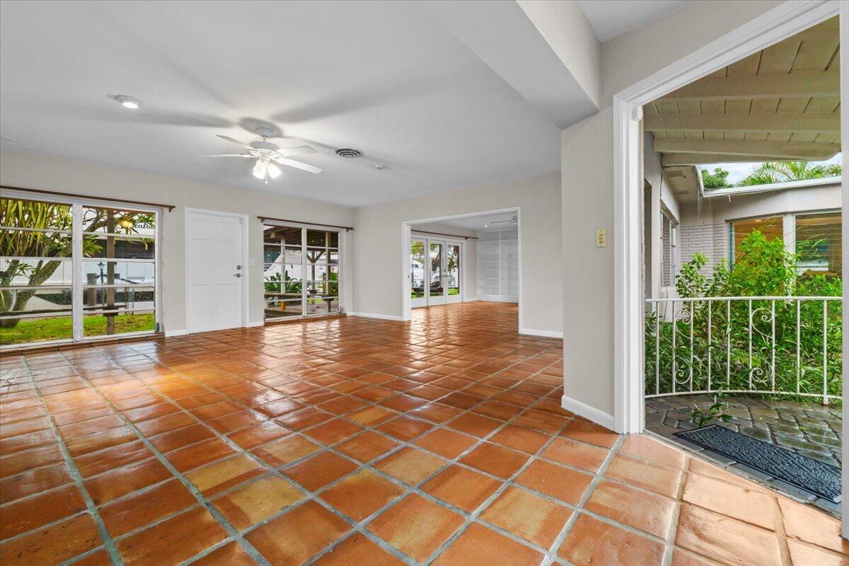 2337 Sw 27th Avenue Property Photo 4