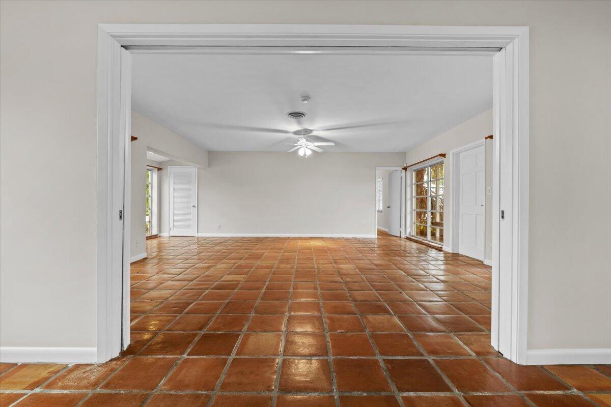 2337 Sw 27th Avenue Property Photo 9
