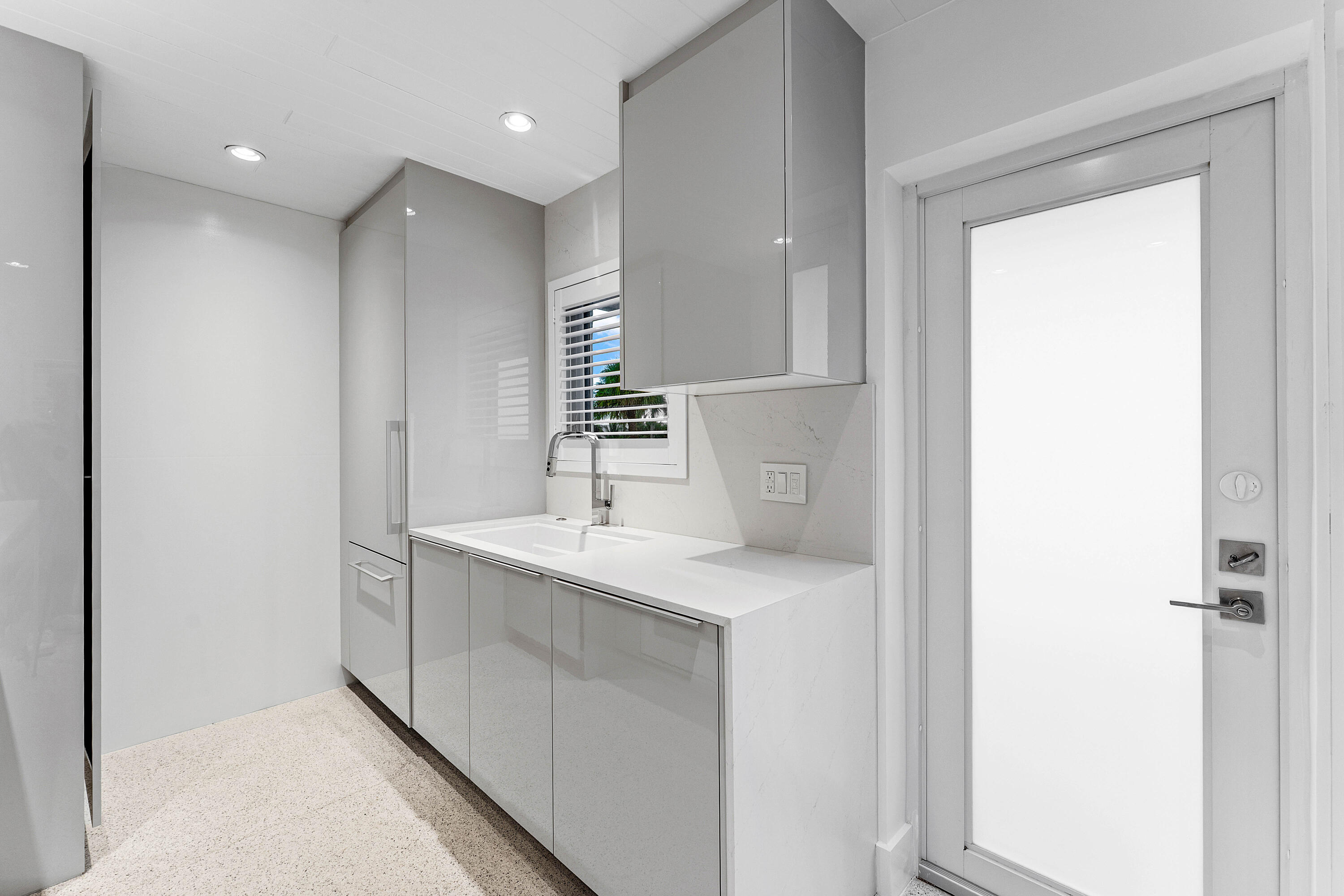 1877 S Ocean Boulevard 10 Property Photo 6