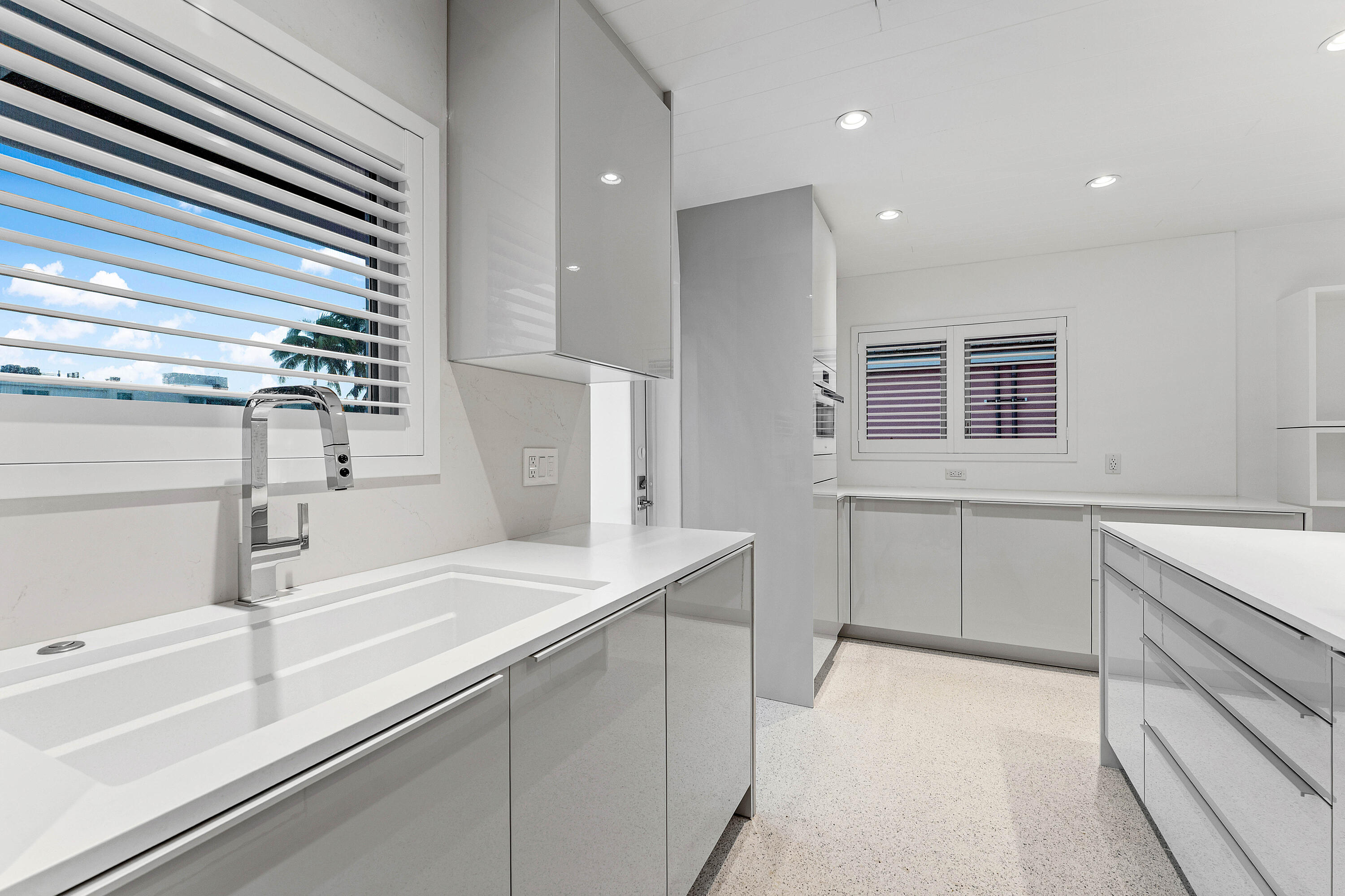 1877 S Ocean Boulevard 10 Property Photo 12