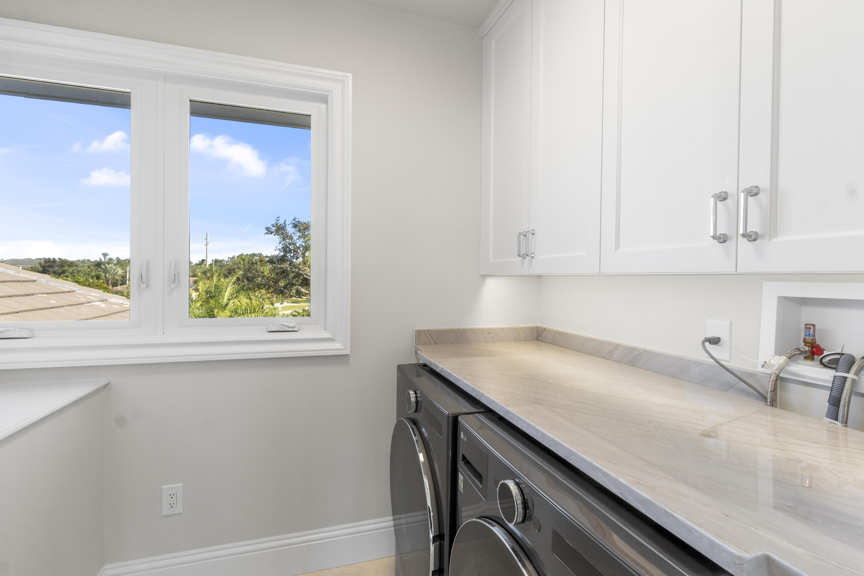 526 Point Lane Property Photo 44