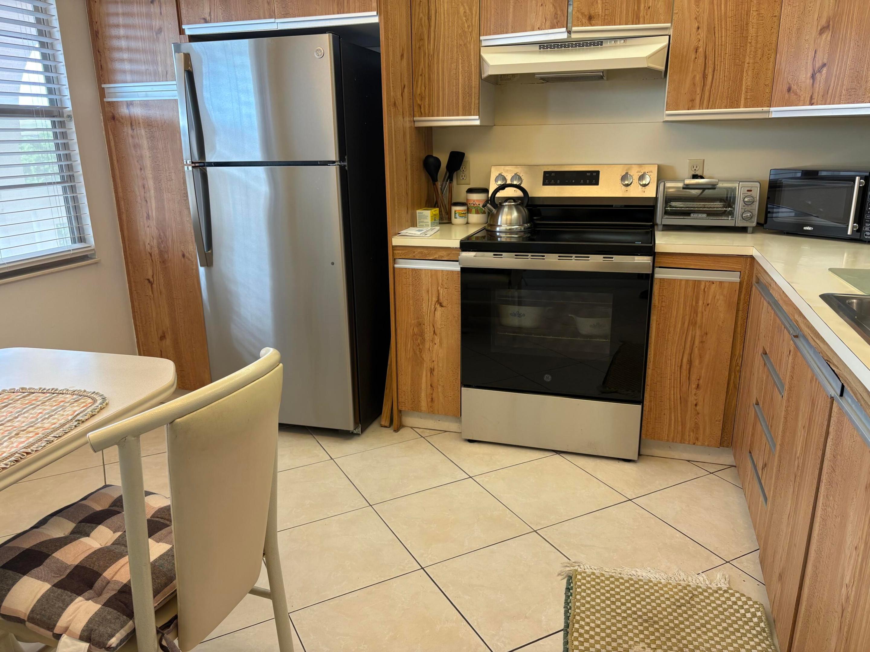 2003 Granada Drive B4 Property Photo 1
