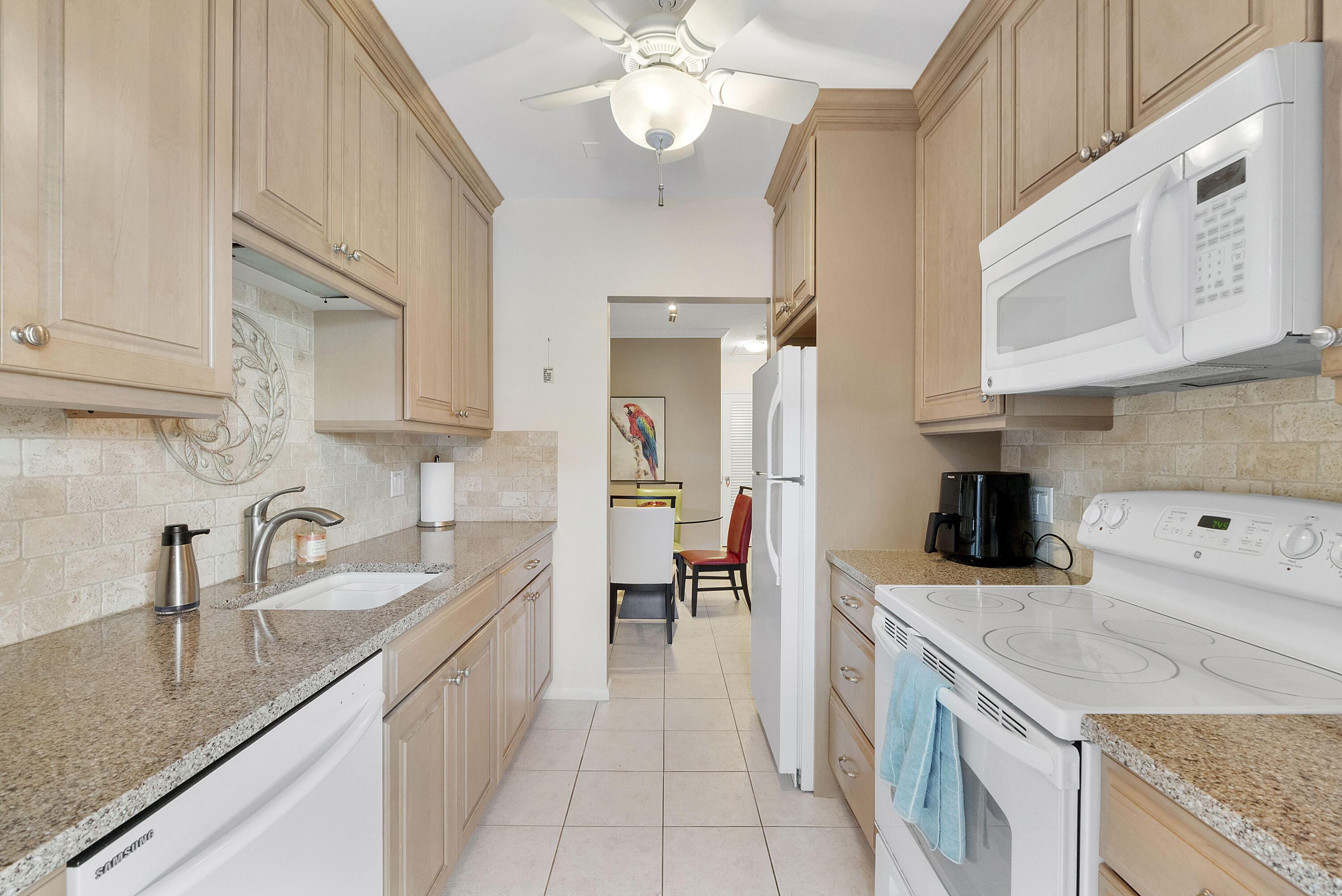 2424 Ne 9th Street 305 Property Photo 11