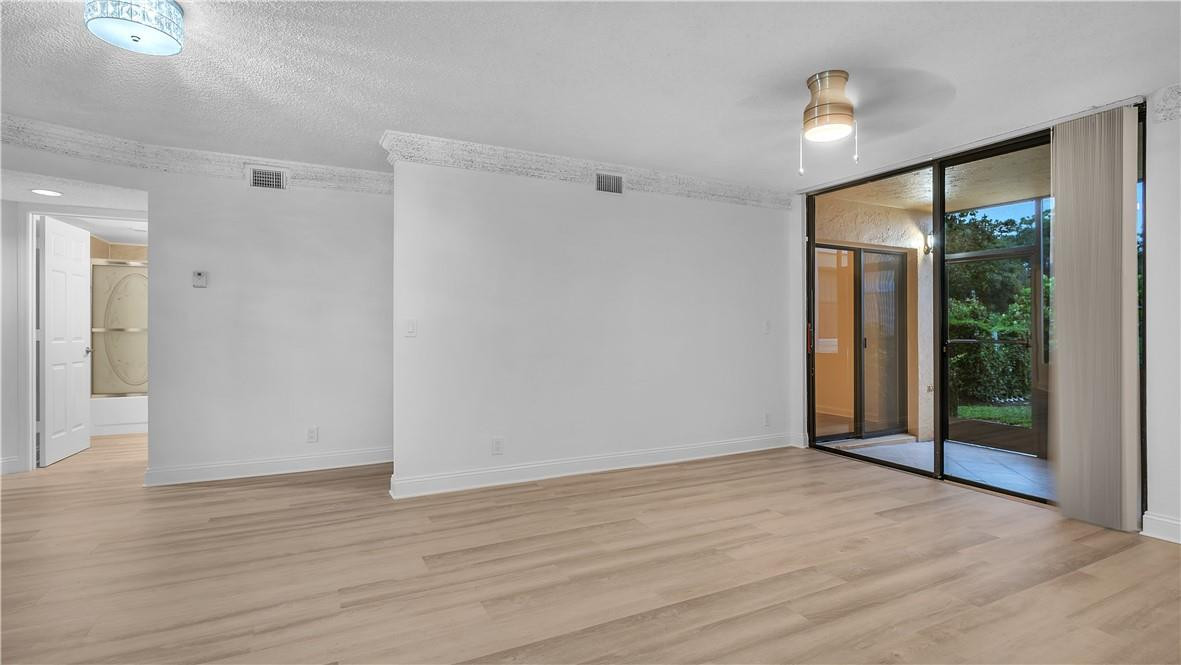 5681 Riverside Drive 101a6 Property Photo 5