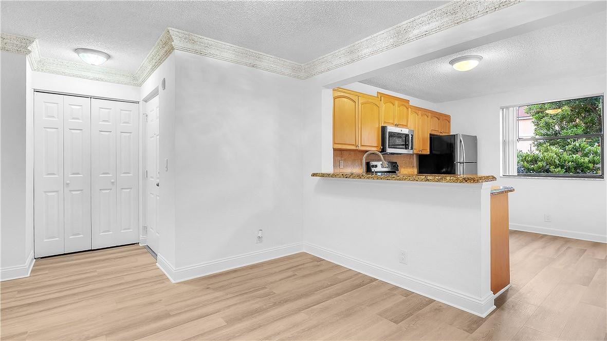 5681 Riverside Drive 101a6 Property Photo 8