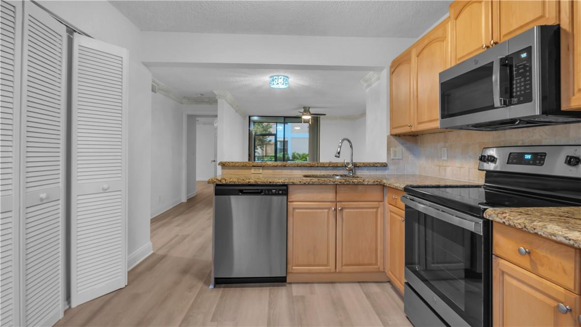 5681 Riverside Drive 101a6 Property Photo 10