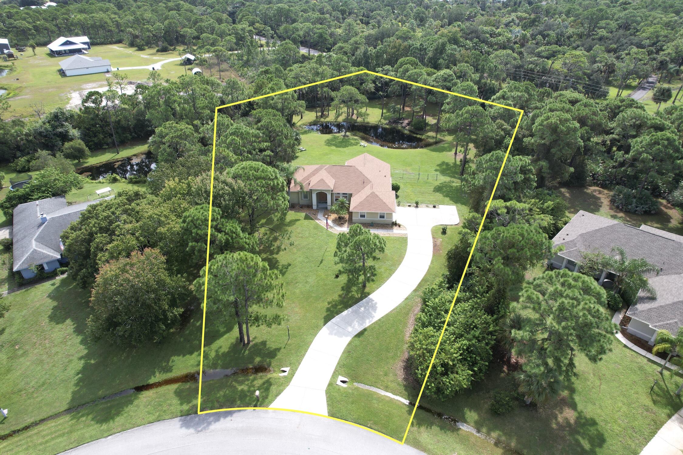 4572 Hunters Run Circle Property Photo 1