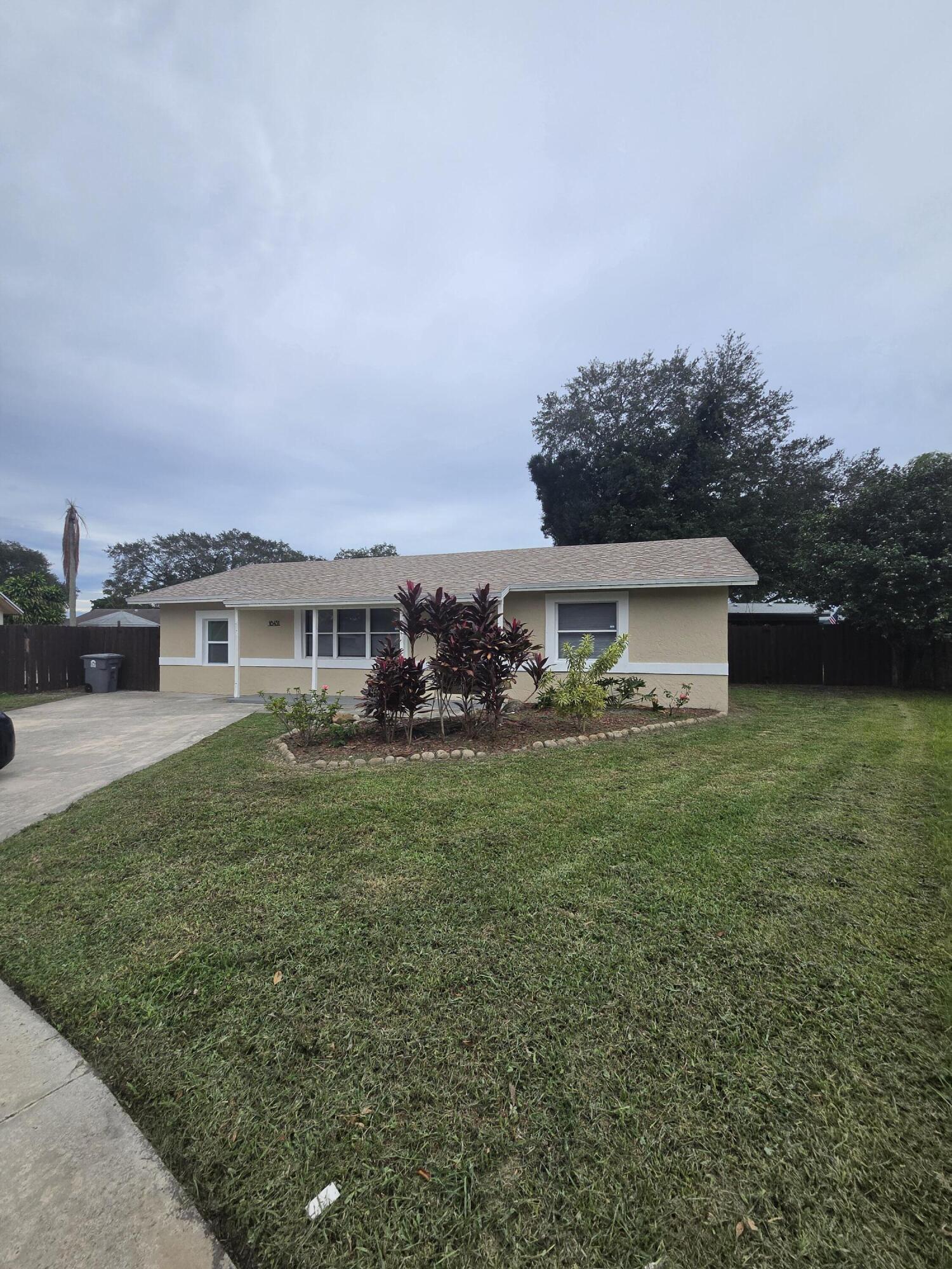 18451 SPANISH ISLES Place Property Photo 1