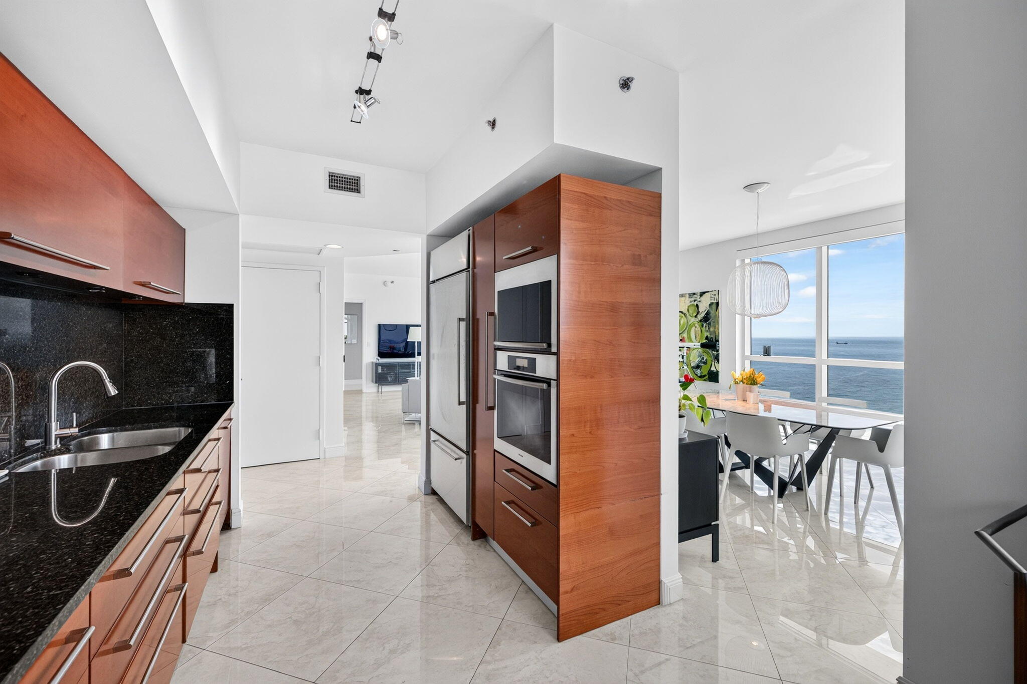 101 S Fort Lauderdale Beach Boulevard 2407 Property Photo 37
