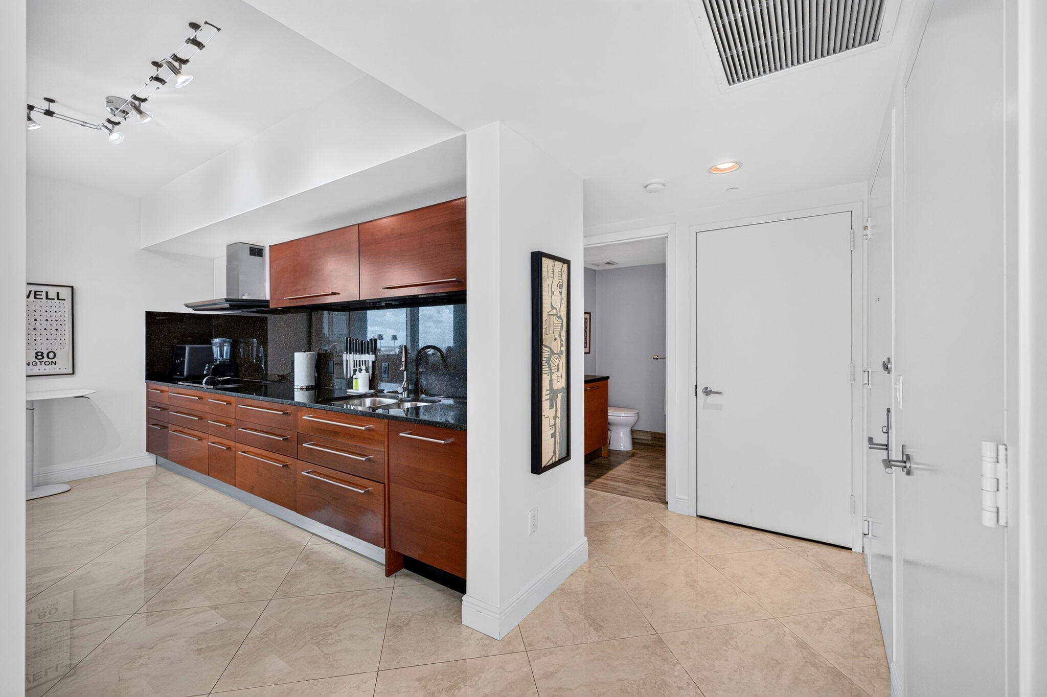 101 S Fort Lauderdale Beach Boulevard 2407 Property Photo 52