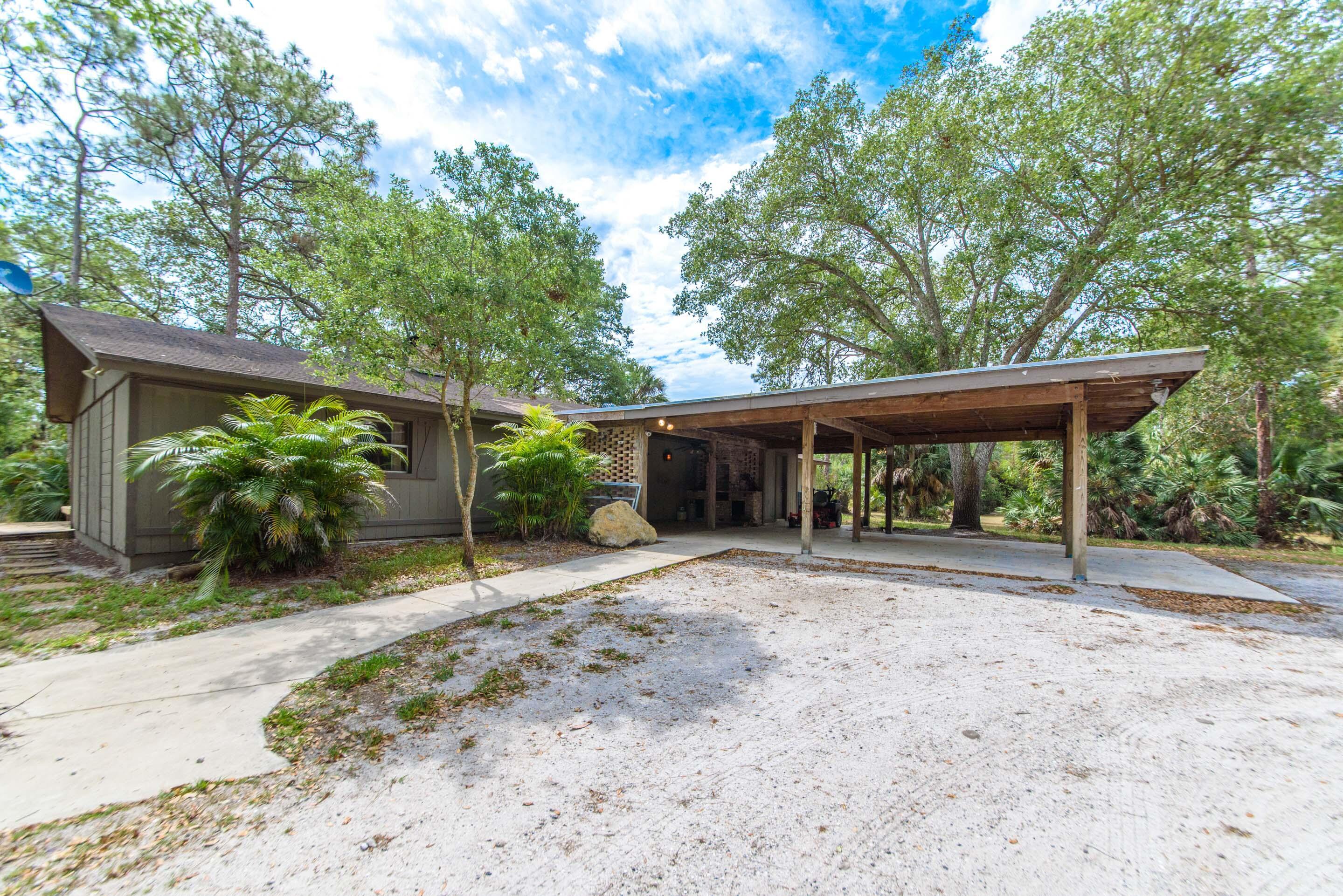 2833 F Road Property Photo 3