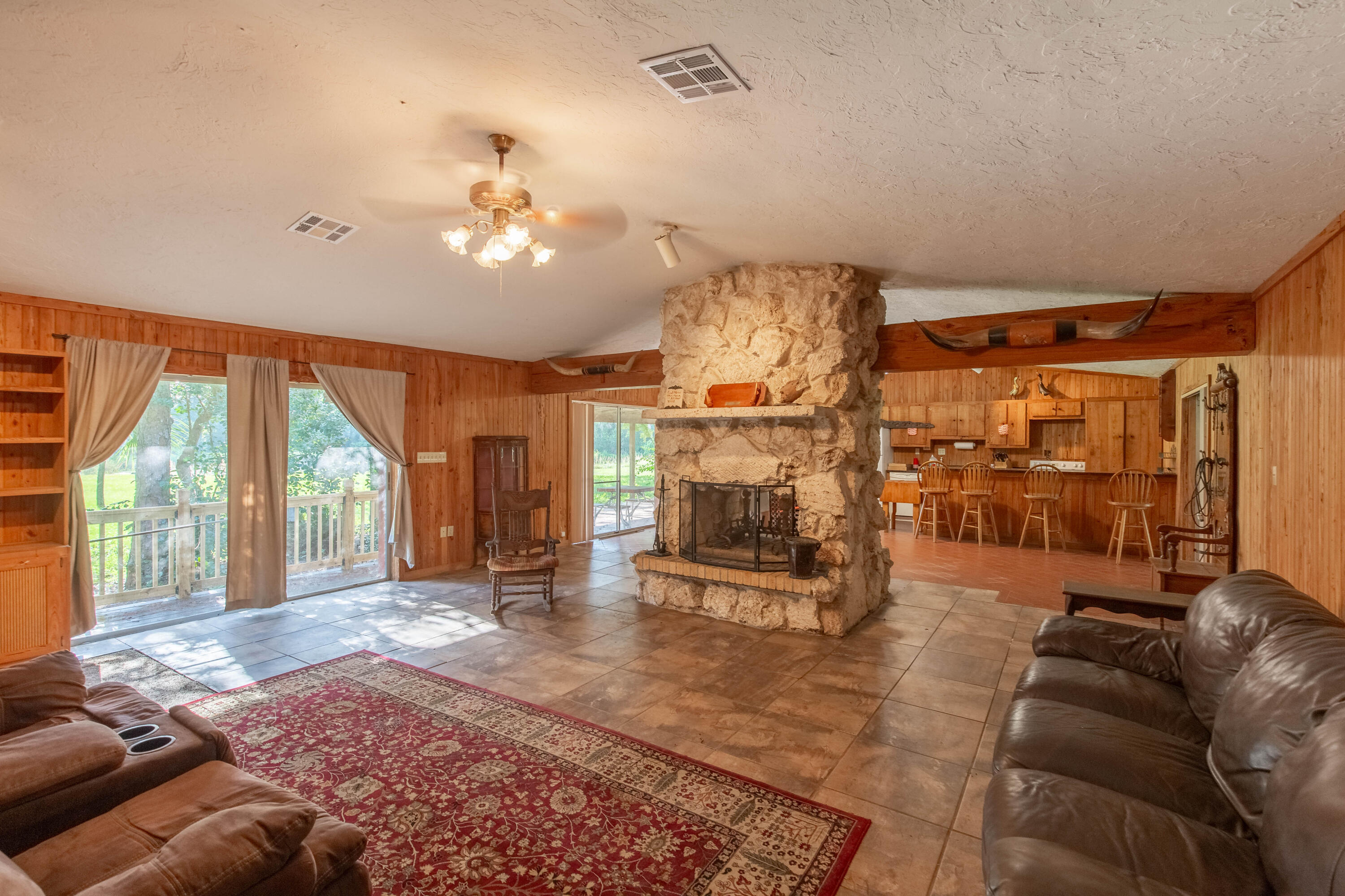 2833 F Road Property Photo 5