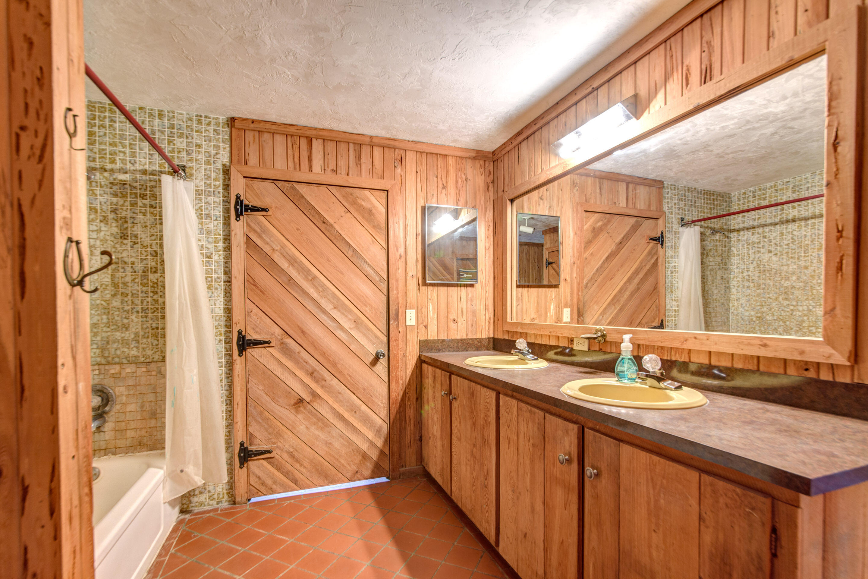 2833 F Road Property Photo 7