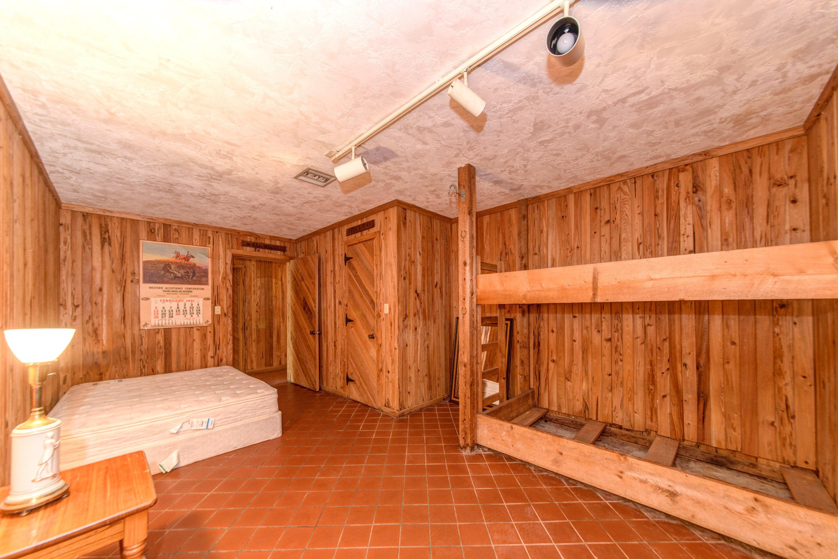 2833 F Road Property Photo 8