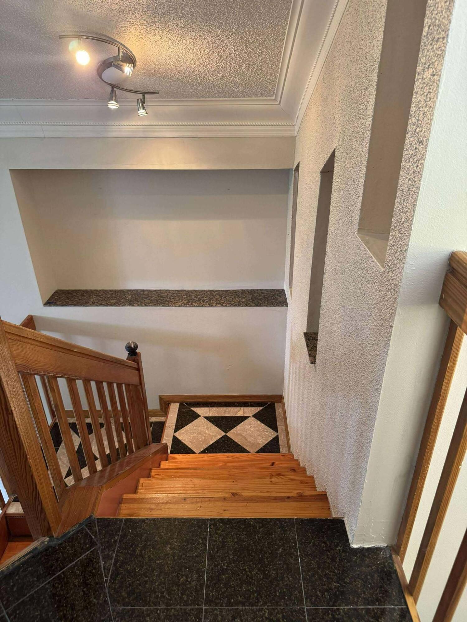 5065 Willow Pond Road W Property Photo 8