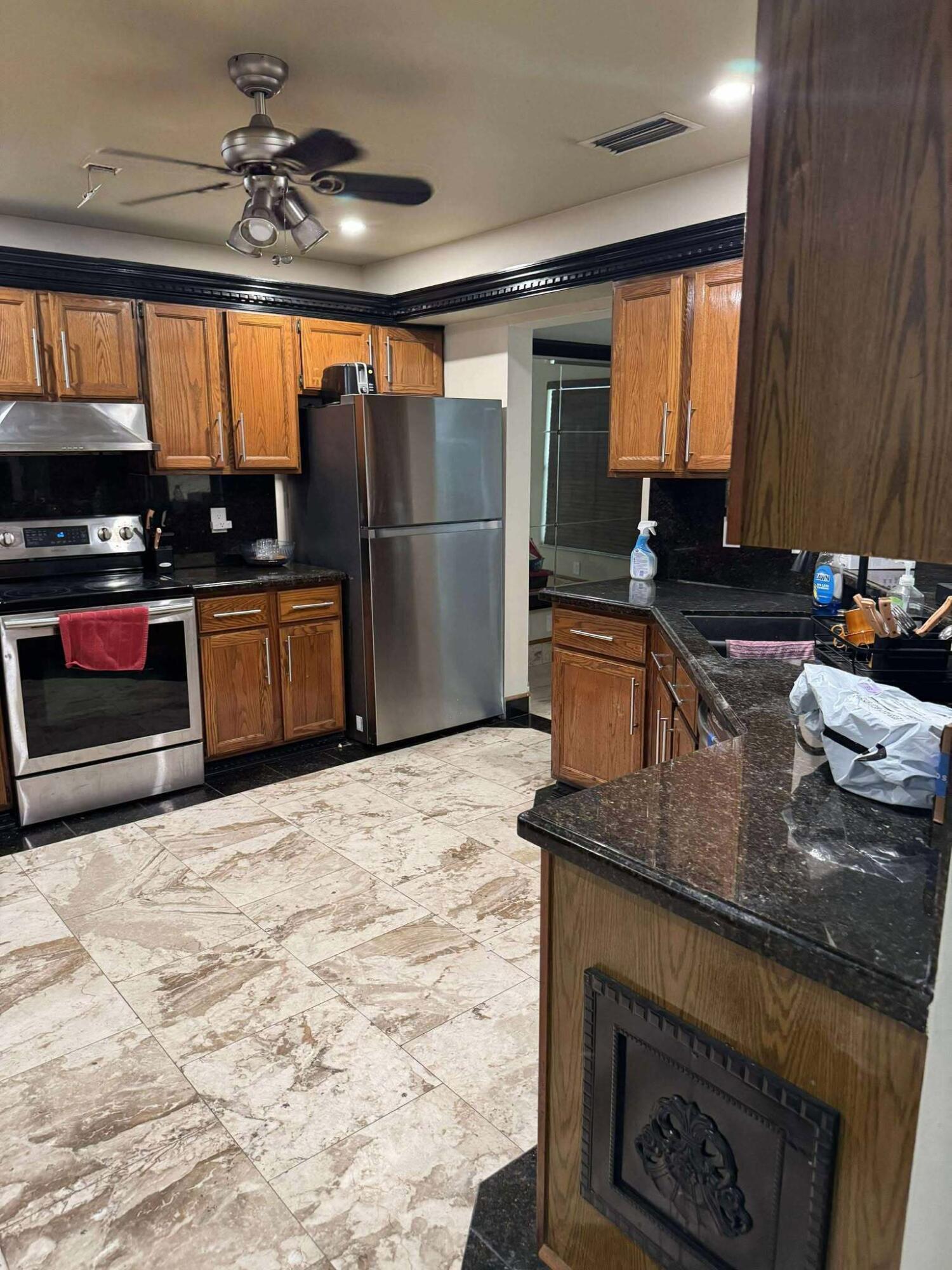 5065 Willow Pond Road W Property Photo 13