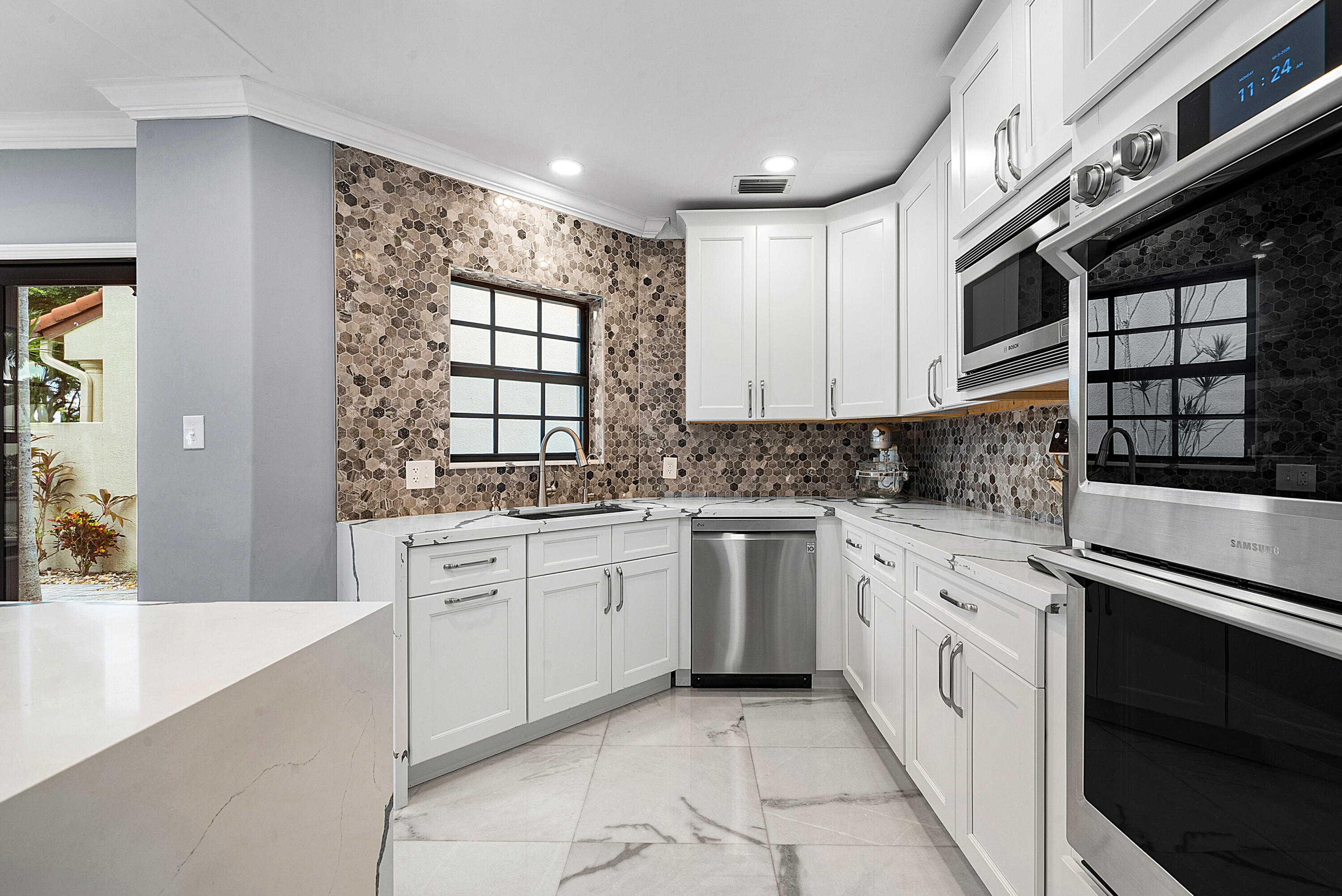 23260 Mirabella Circle N Property Photo 19