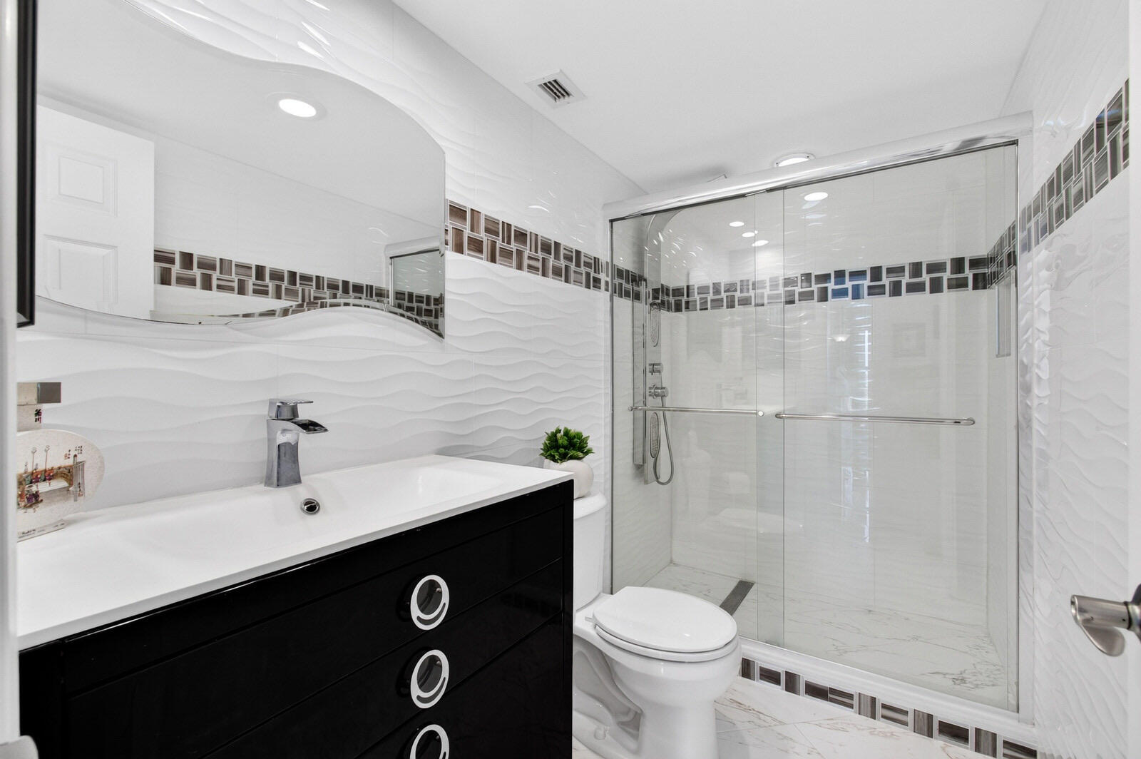 875 E Camino Real 7e Property Photo 27