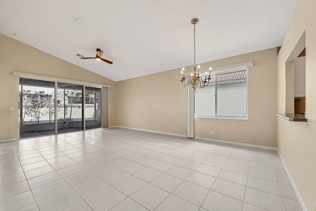 8067 Bellafiore Way Property Photo 9