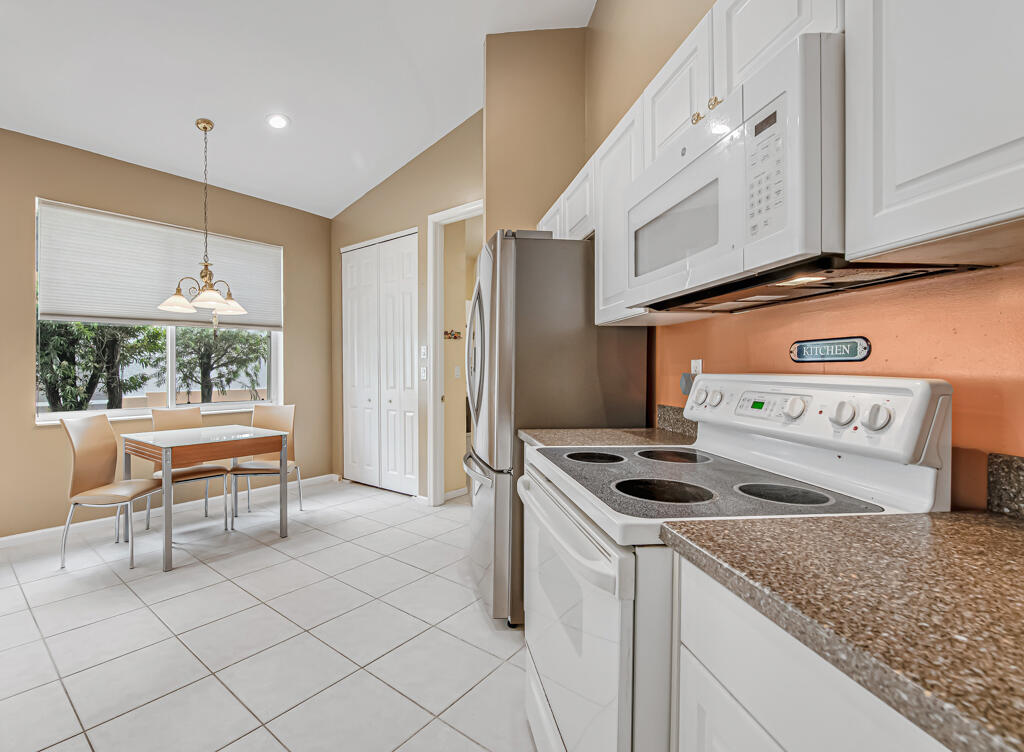 8067 Bellafiore Way Property Photo 20