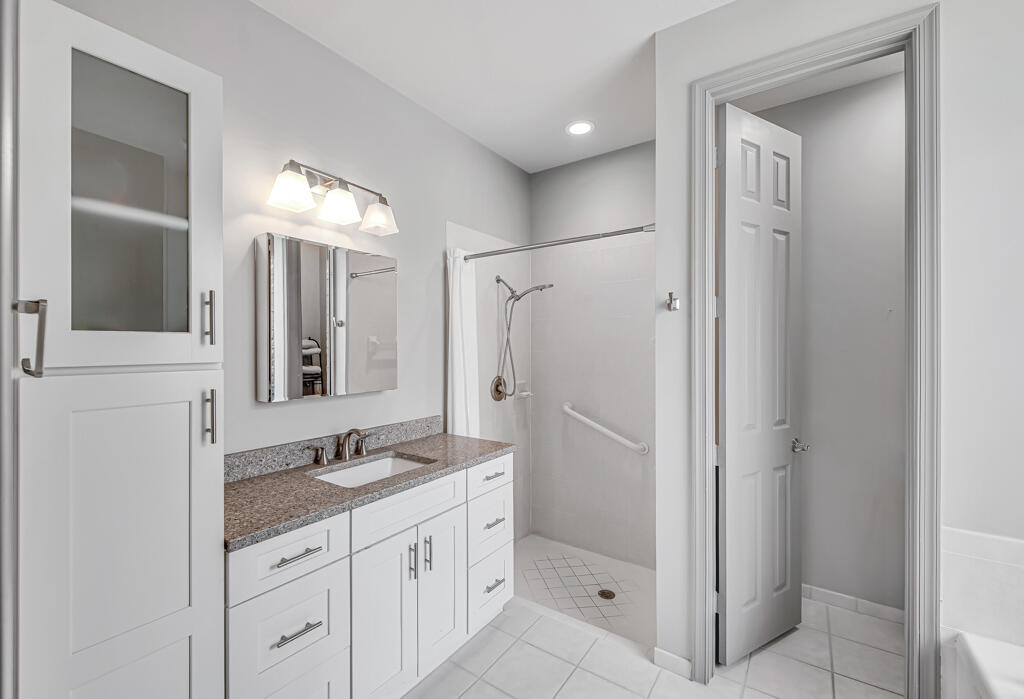 8067 Bellafiore Way Property Photo 26