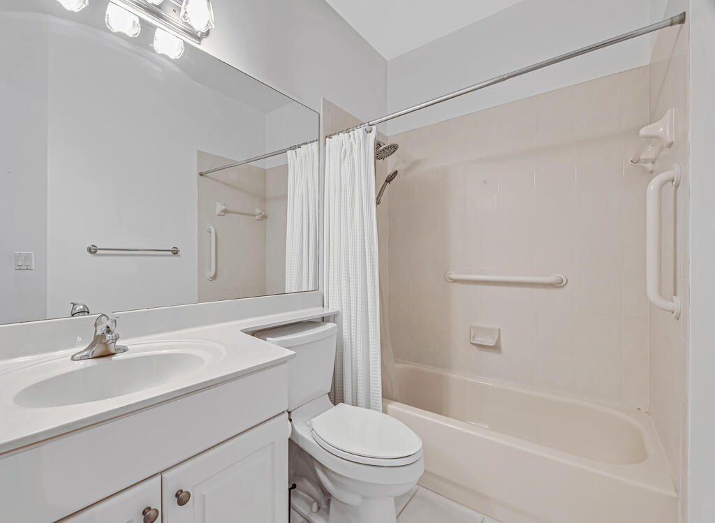 8067 Bellafiore Way Property Photo 32