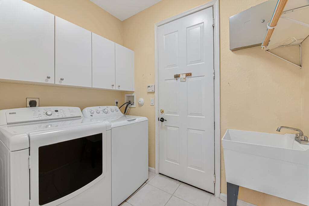 8067 Bellafiore Way Property Photo 35