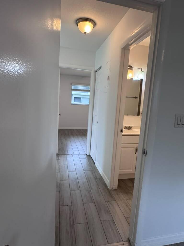 725 W Tiffany Drive 1 Property Photo 5