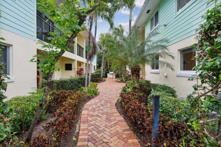 49 Se 7th Avenue Property Photo 2
