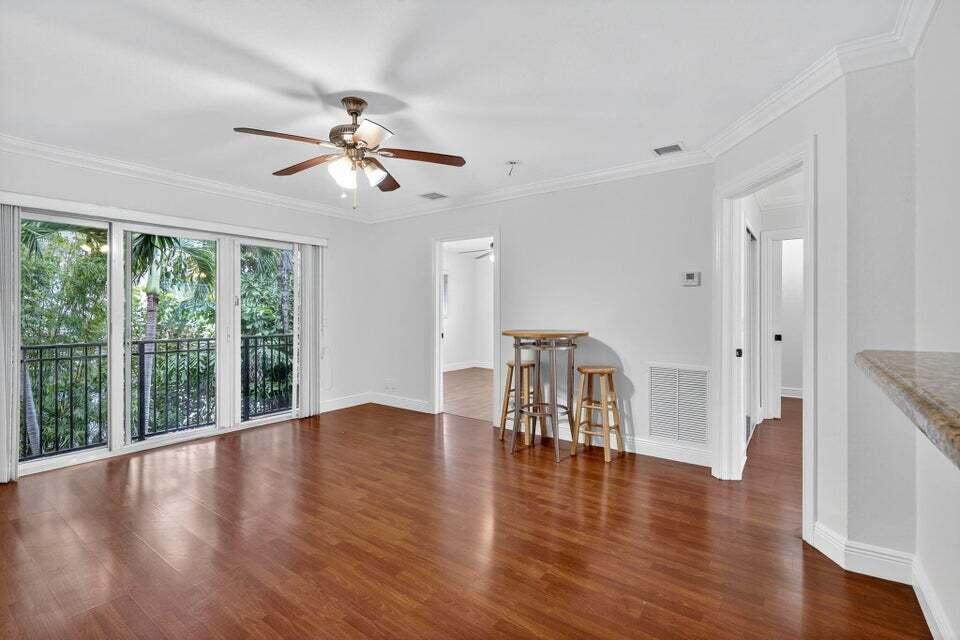 49 Se 7th Avenue Property Photo 33