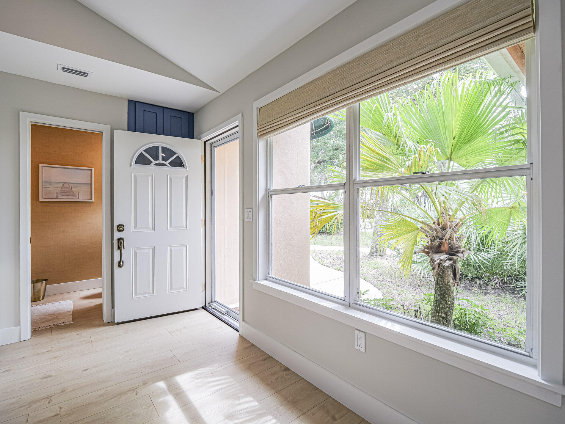 1374 Coral Park Lane 803 Property Photo 3