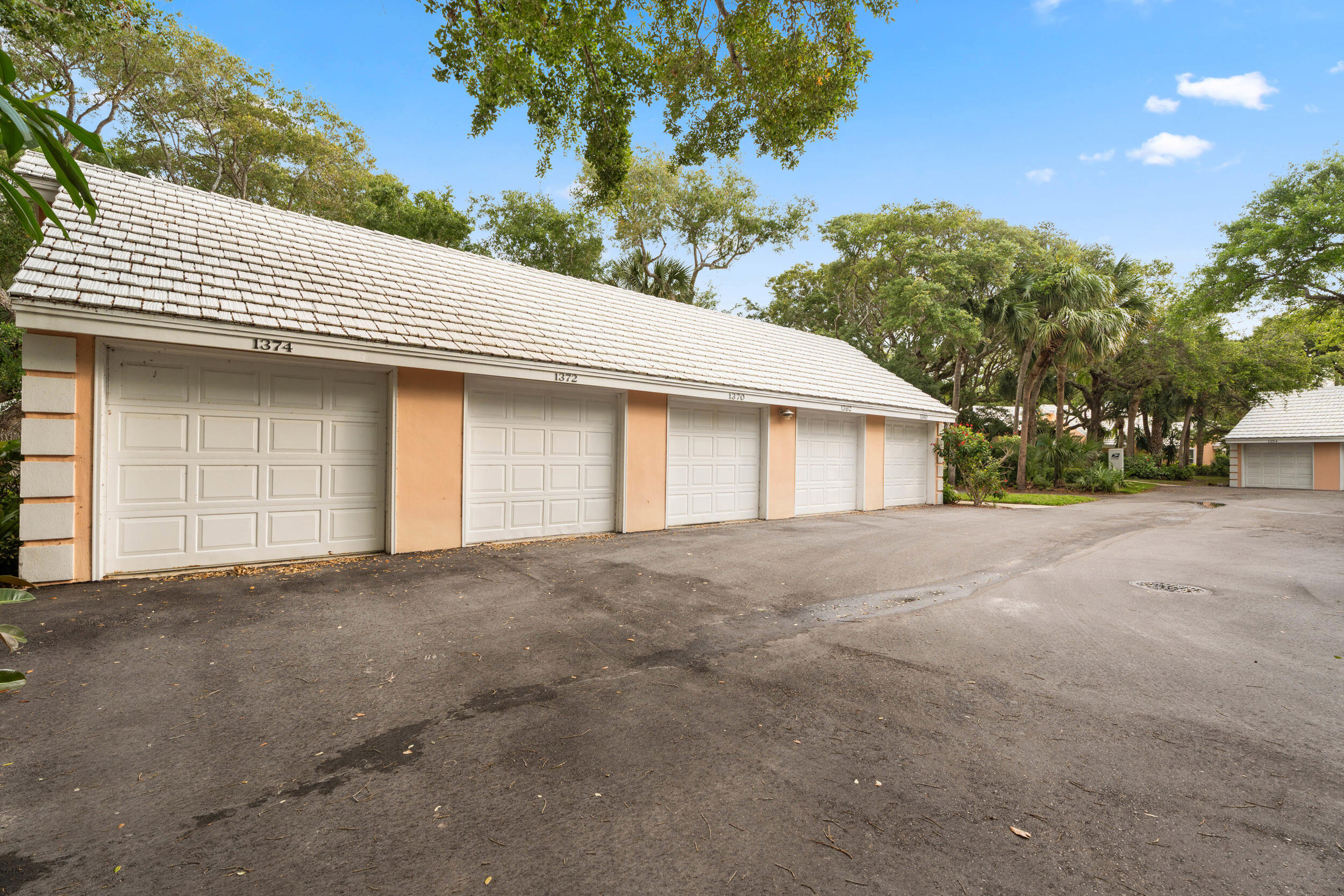 1374 Coral Park Lane 803 Property Photo 34