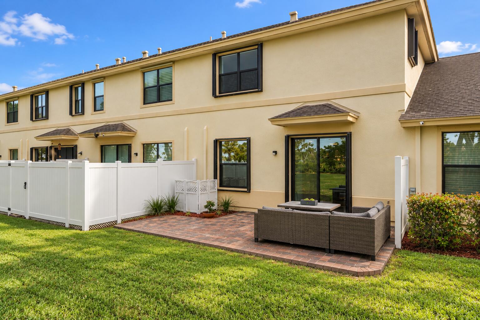 9871 E Villa Circle Property Photo 2
