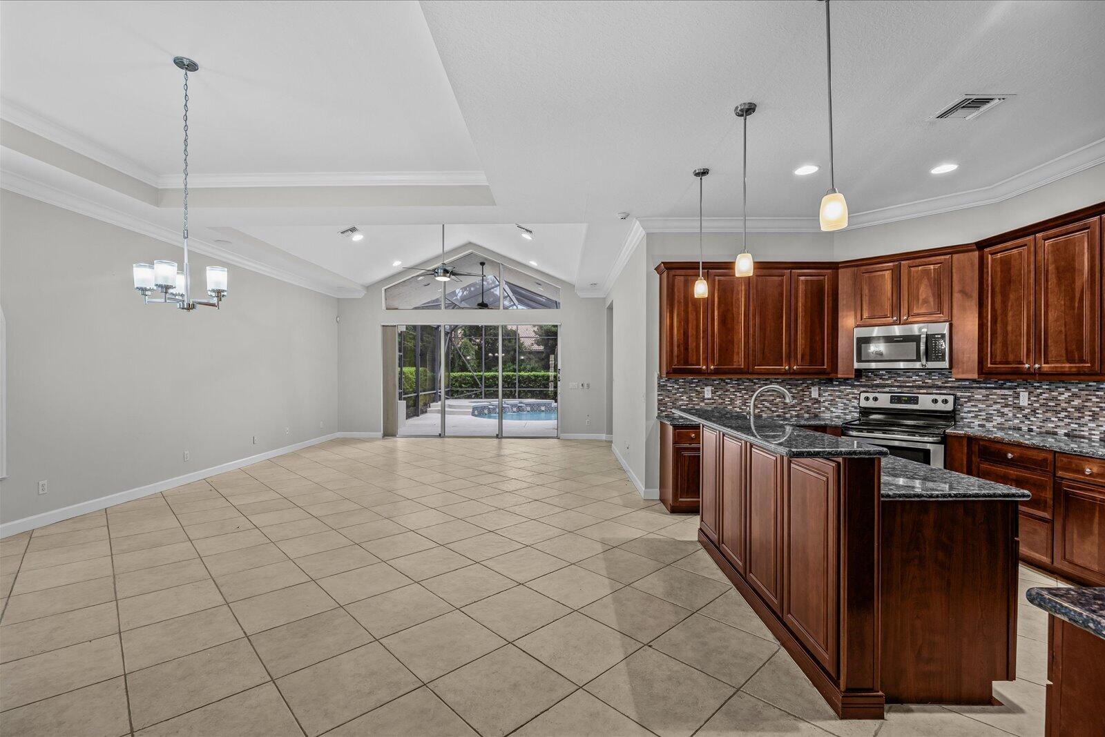 8824 Champions Way Property Photo 7