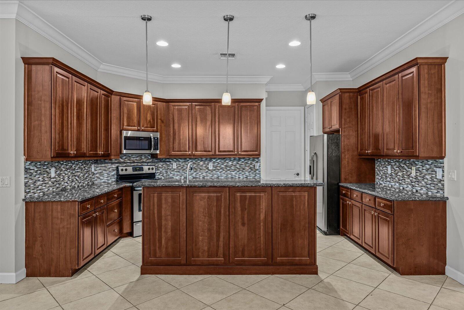 8824 Champions Way Property Photo 10