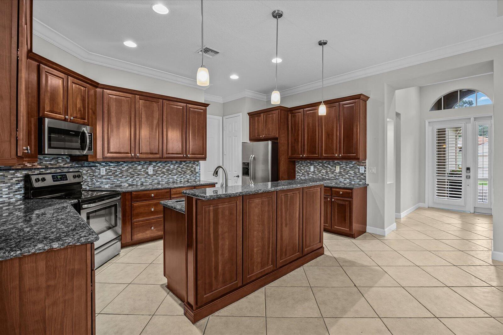 8824 Champions Way Property Photo 11