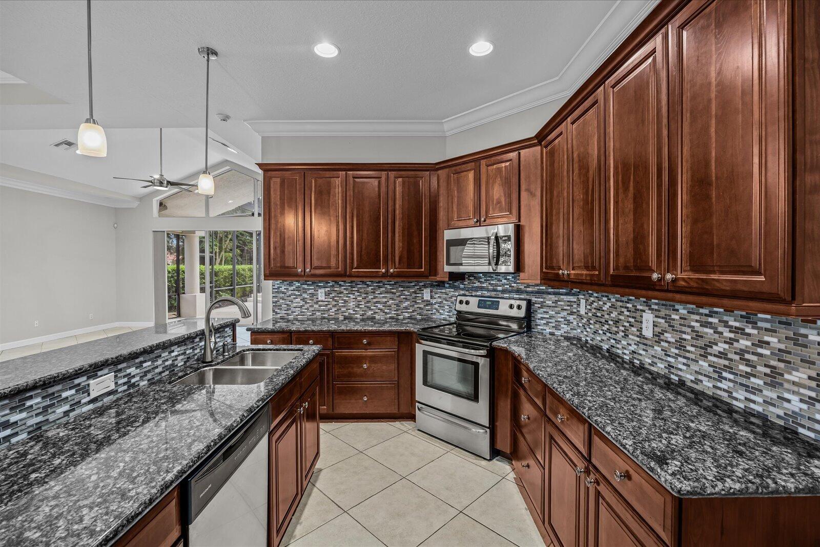 8824 Champions Way Property Photo 13